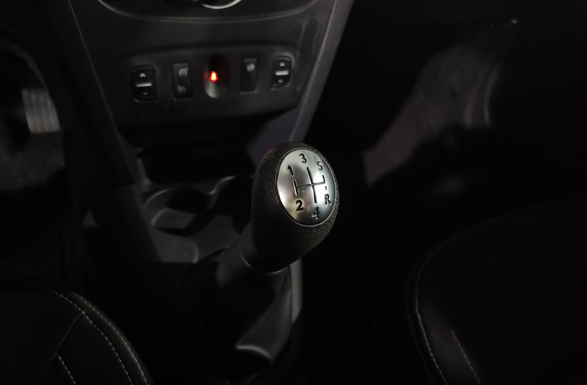 Dacia Sandero Laureate dCi - foto 5