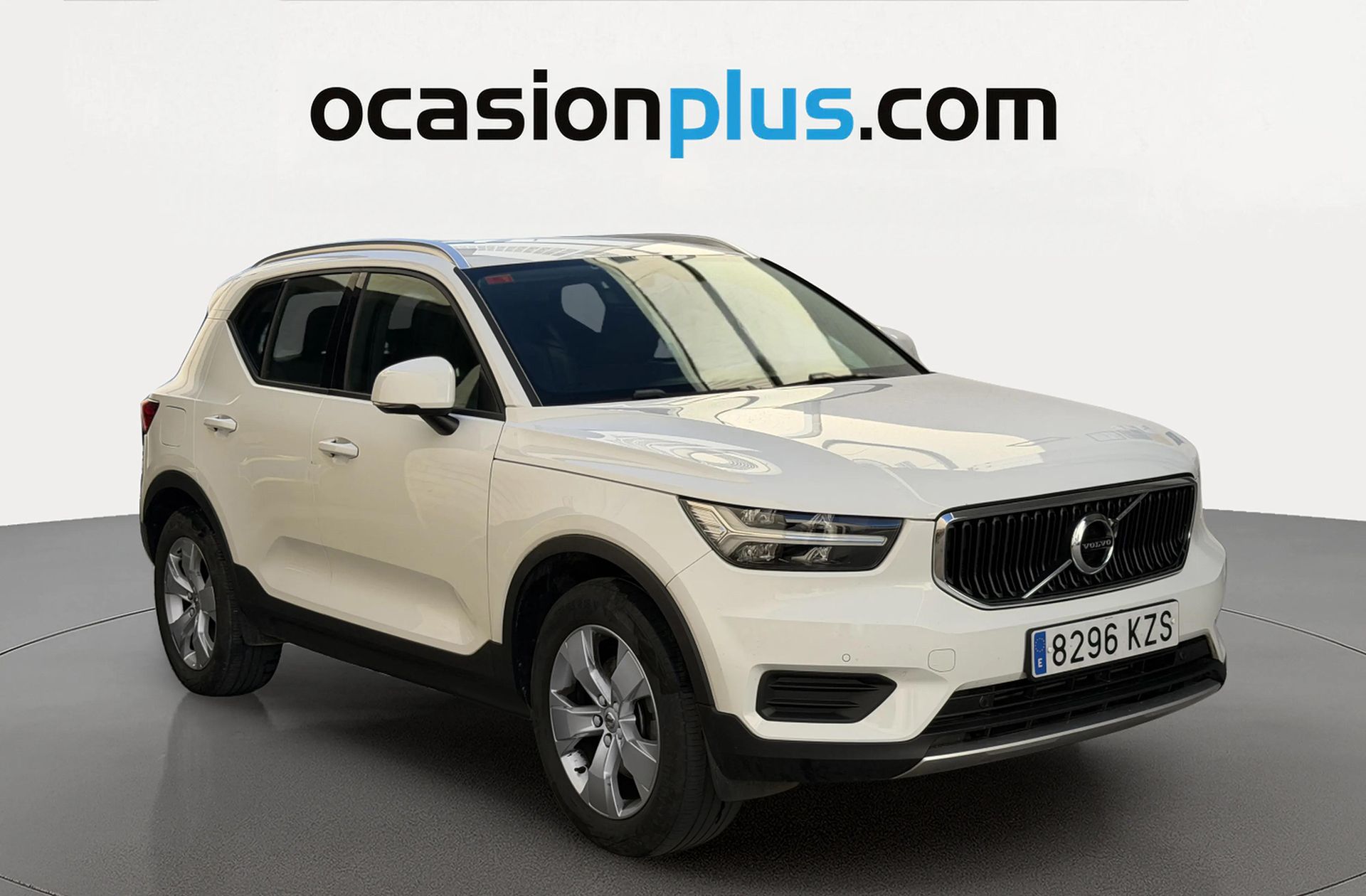 Volvo XC40 T4 Momentum - foto 2
