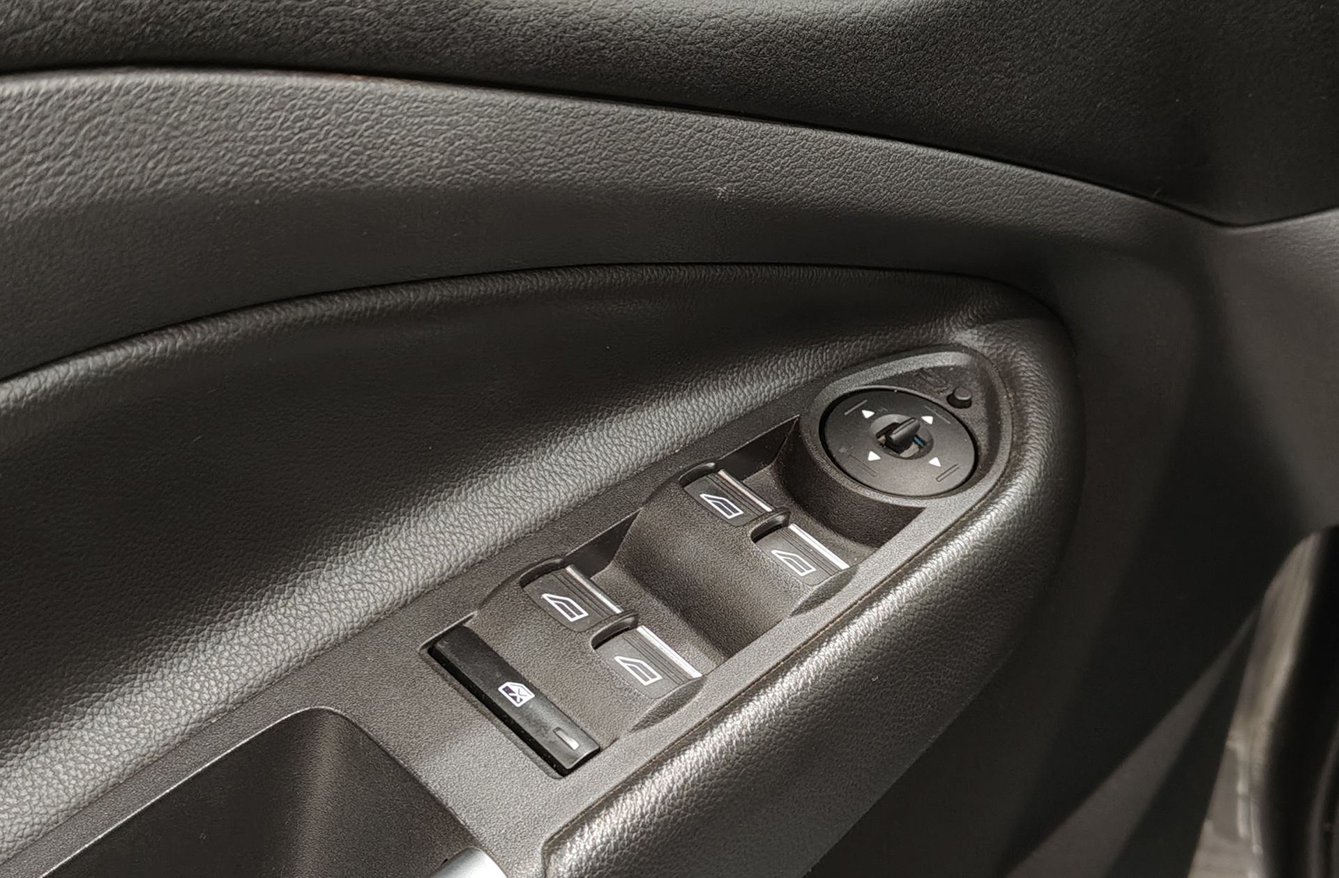 Ford Kuga 1.5 EcoBoost Titanium 4x2 - foto 35