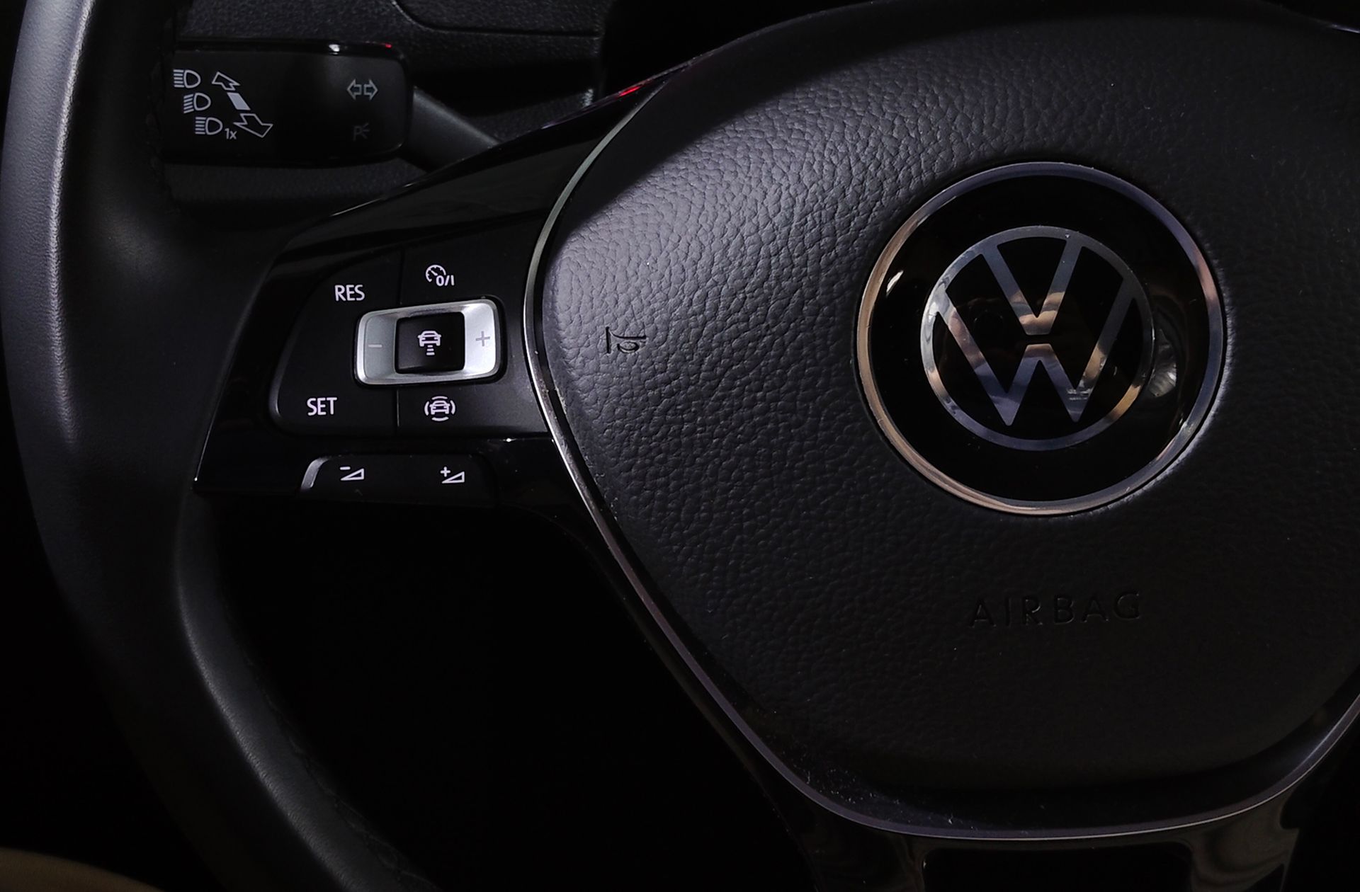 Volkswagen T-Roc Advance R-Line 1.5 TSI DSG - foto 31