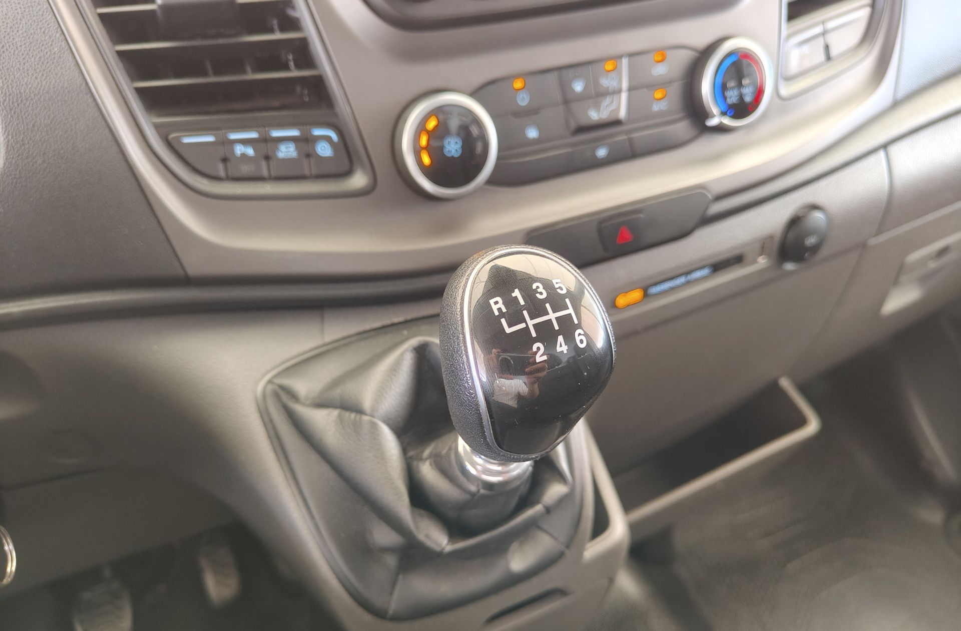 Ford Transit Furgon 350 MHEV L2H2 Trend RWD - foto 5