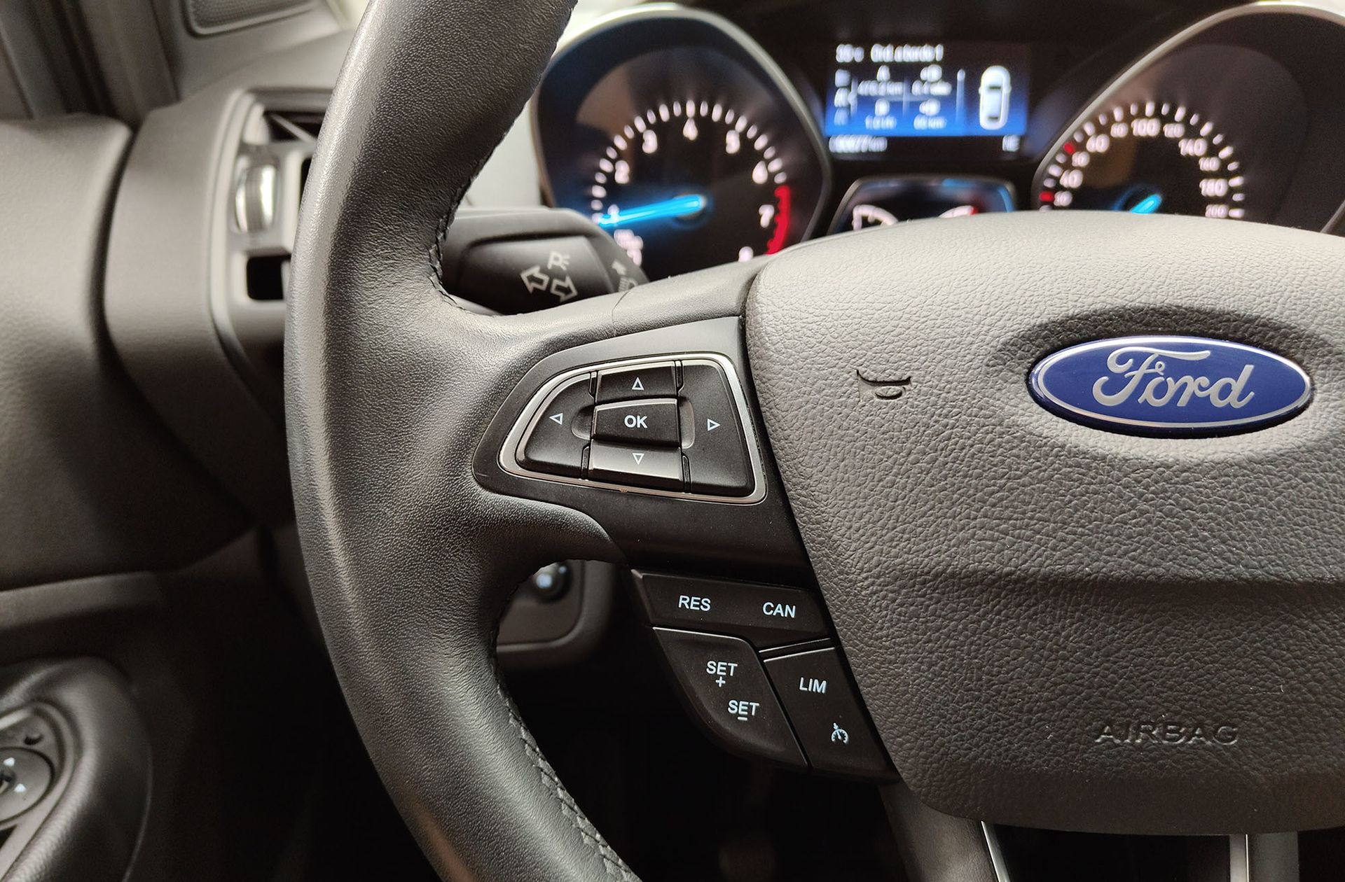Ford Kuga 1.5 EcoBoost Trend+ 4x2 - foto 33