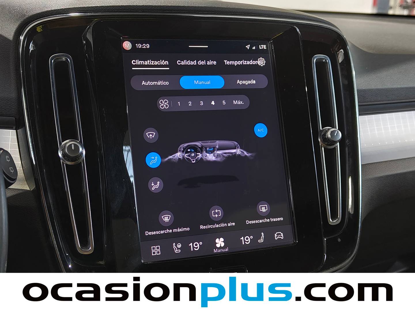 Volvo XC40 Volvo XC40 B3 Gasolina Mild hybrid Plus Dark Auto (163 CV) automático