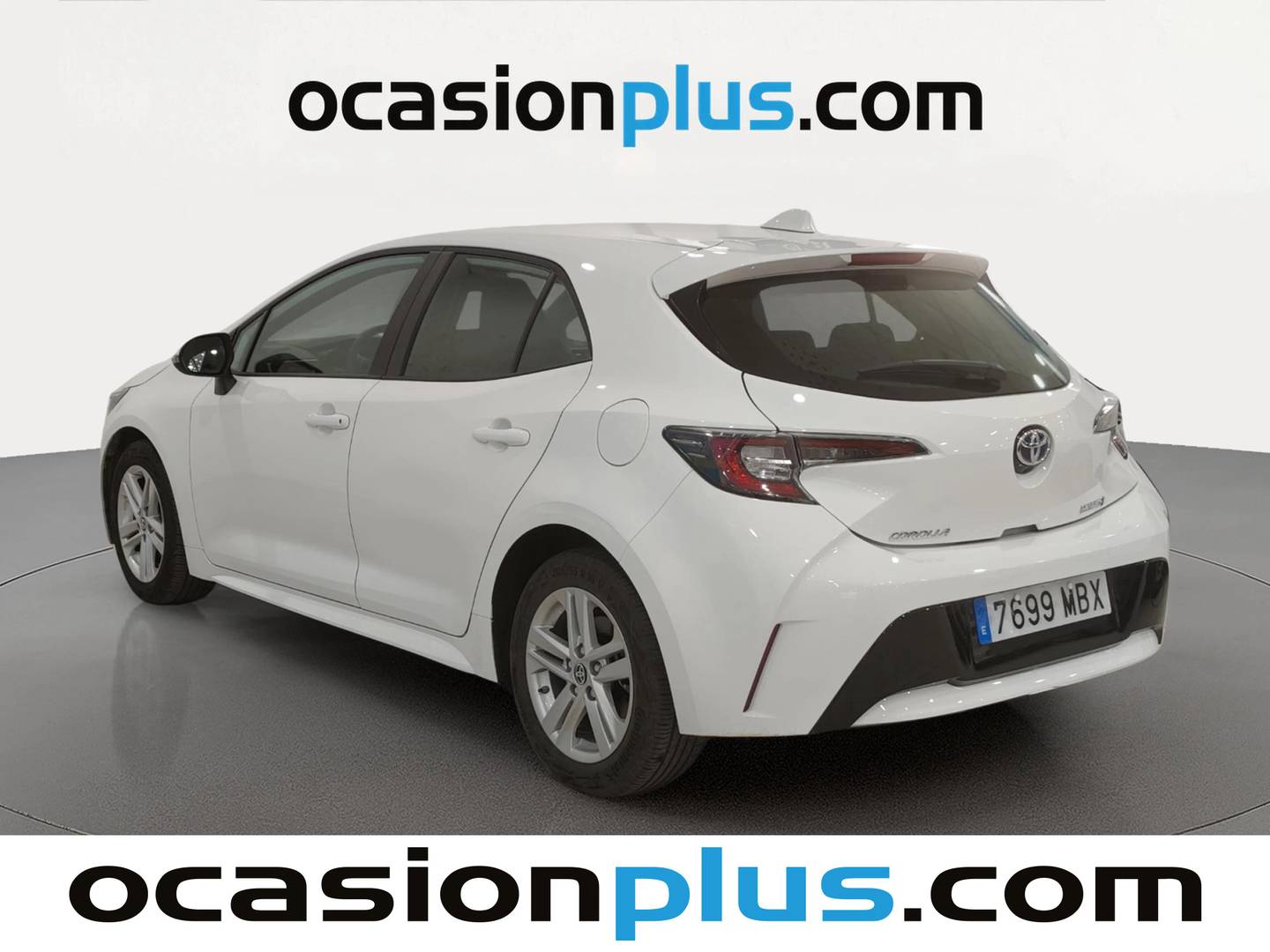 Foto trasera Toyota Corolla Toyota Corolla 1.8 125 Híbrido Active Tech E-CVT (122 CV) izquierda