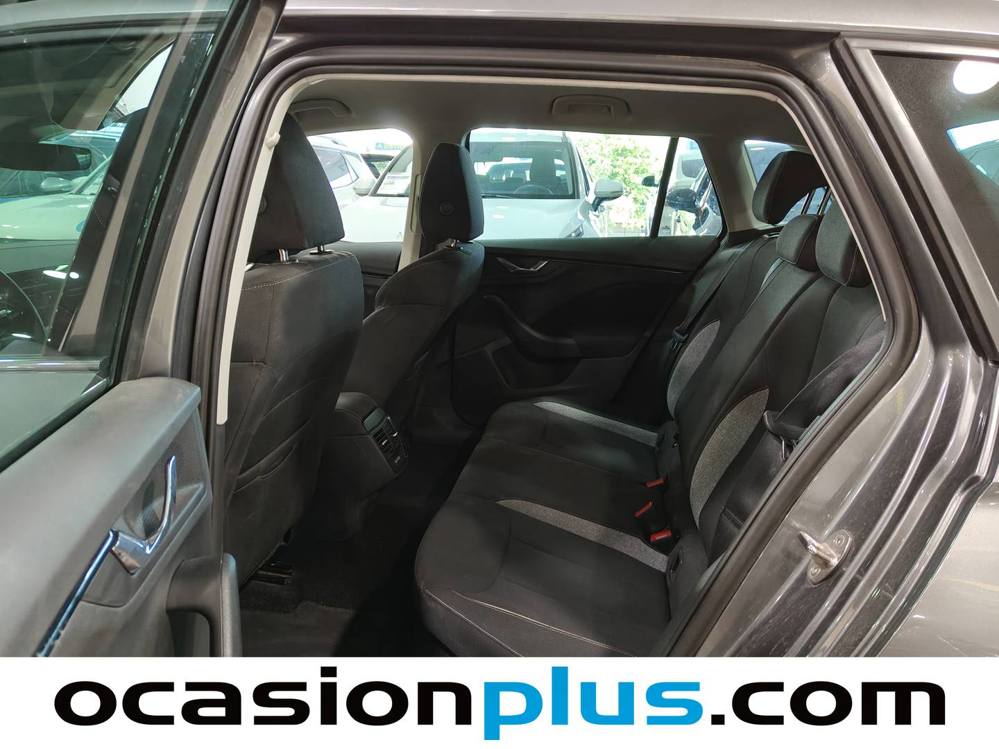 Foto asientos traseros Skoda Kamiq Skoda Kamiq 1.0 TSI Selection DSG (115 CV)