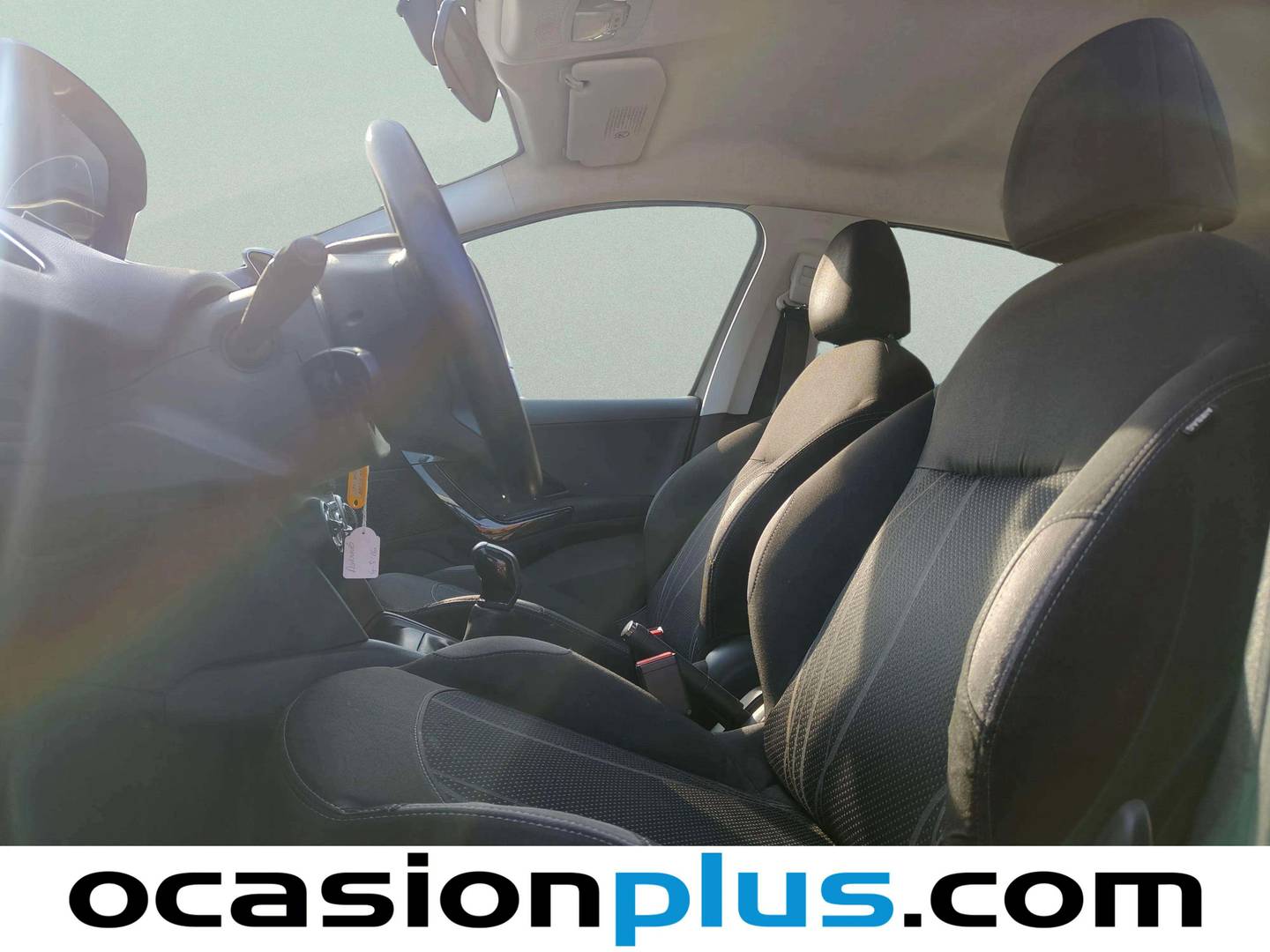 Foto asientos delanteros Peugeot 208 Peugeot 208 1.2 VTi Active (82 CV)