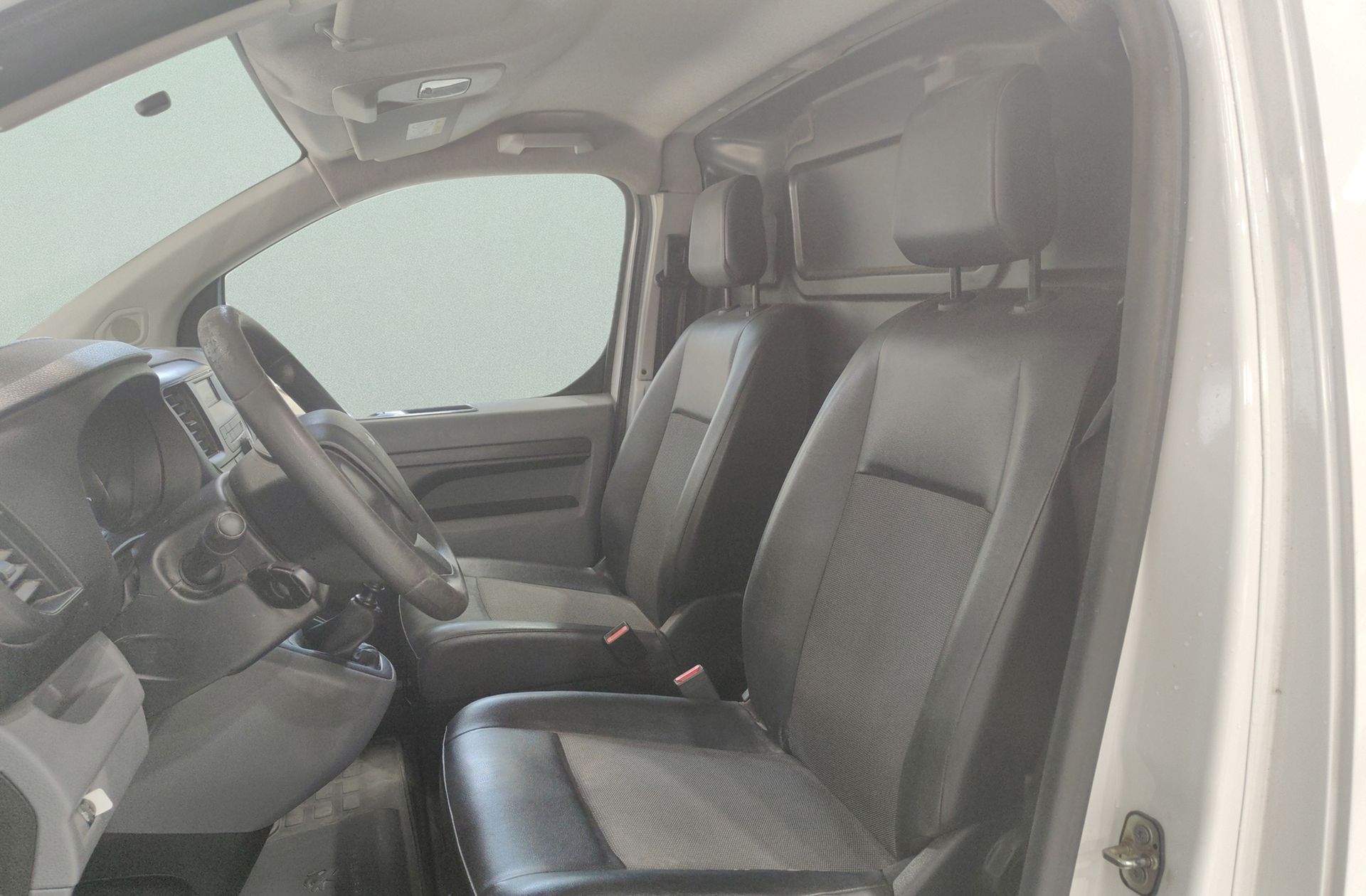 Peugeot Expert Furgon BlueHDi 120 Pro Standard - foto 10