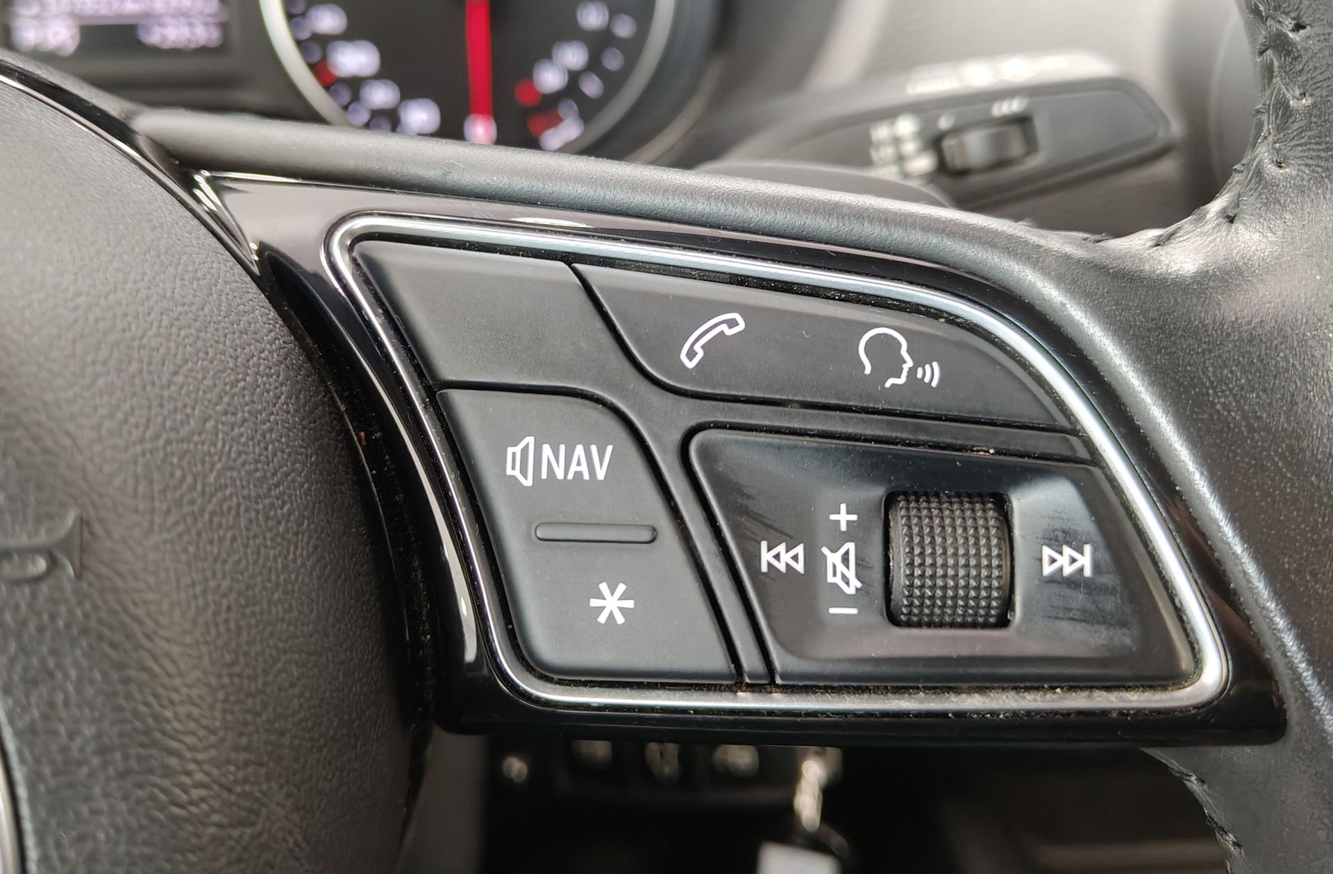Audi Q2 Advanced 30 TDI S tronic - foto 26