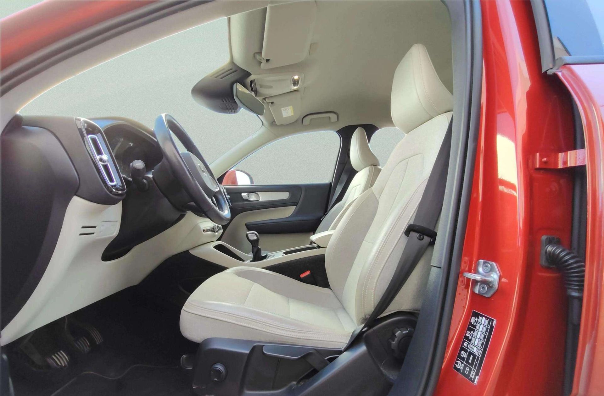 Volvo XC40 T3 Business Plus - foto 11