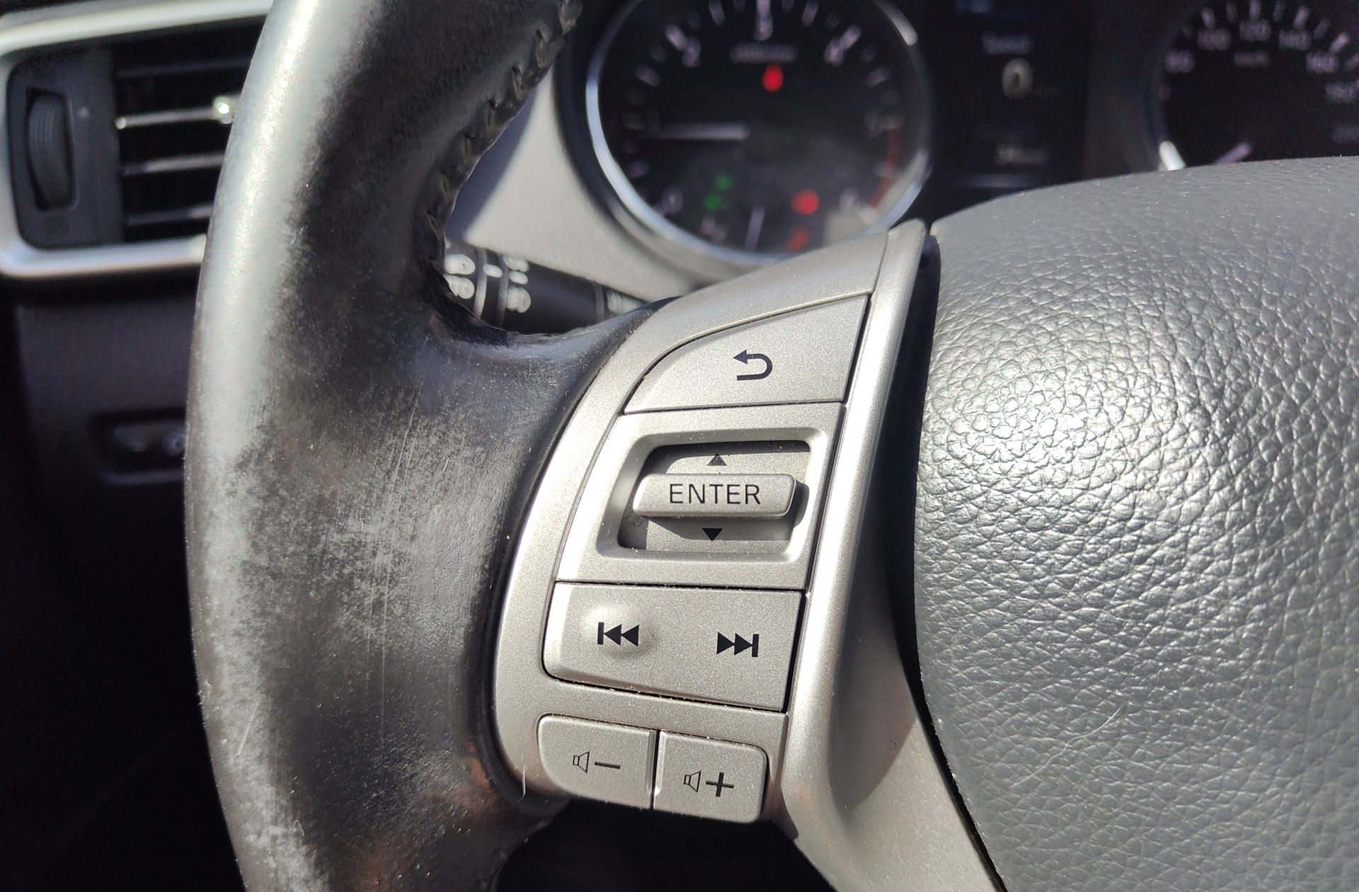 Nissan Qashqai 1.5 dCi N-Connecta 4x2 - foto 22