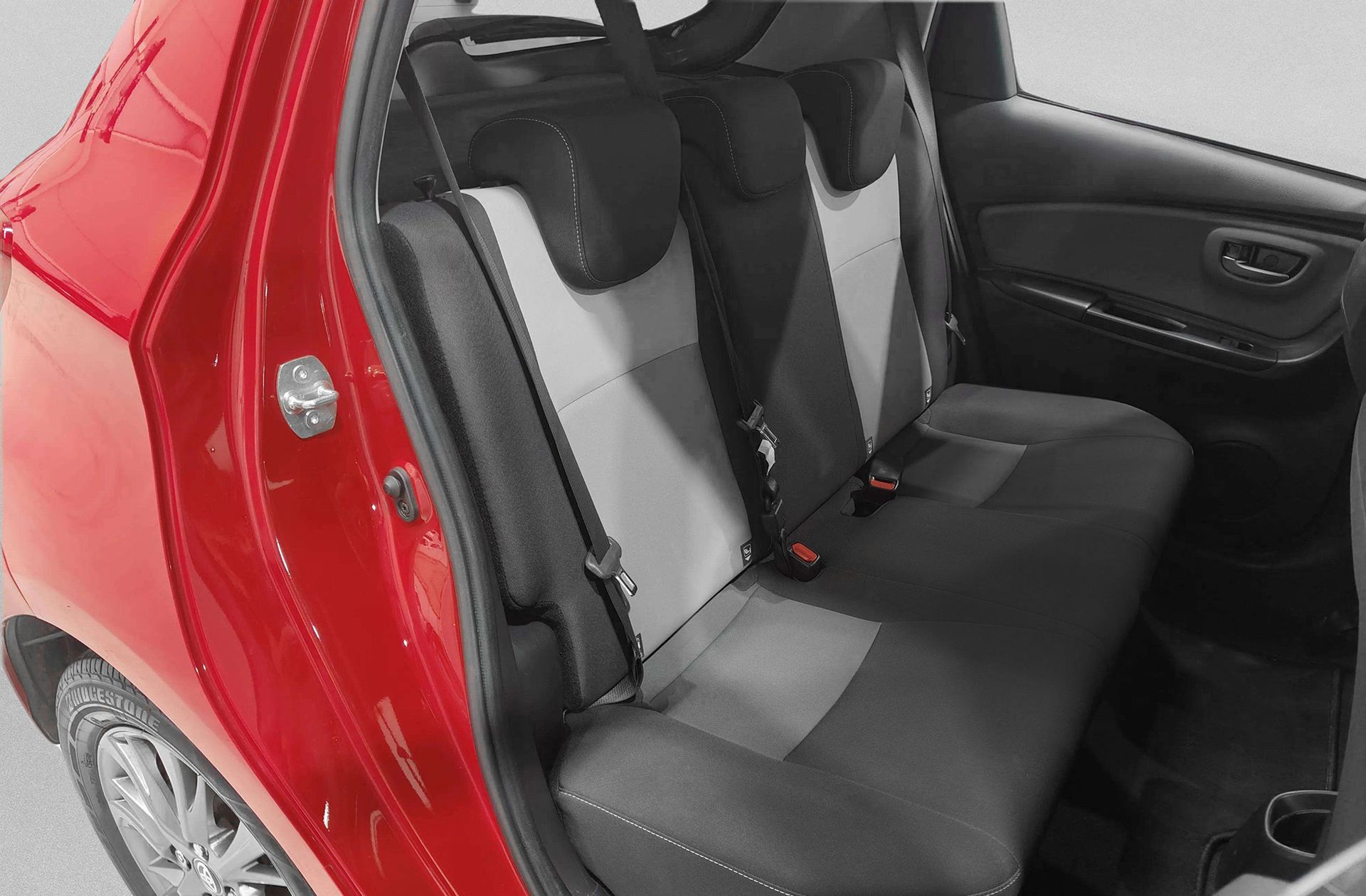 Toyota Yaris 70 Active - foto 16