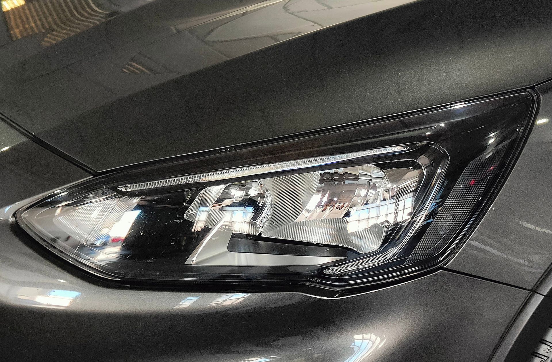 Ford Focus 1.0 EcoBoost Active - foto 16