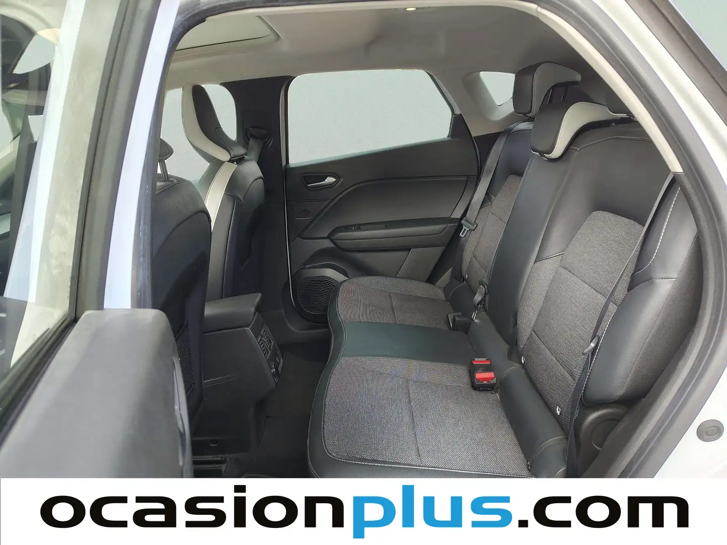 Foto Renault Captur Renault Captur E-TECH PHEV 160 Fast Track (160 CV)