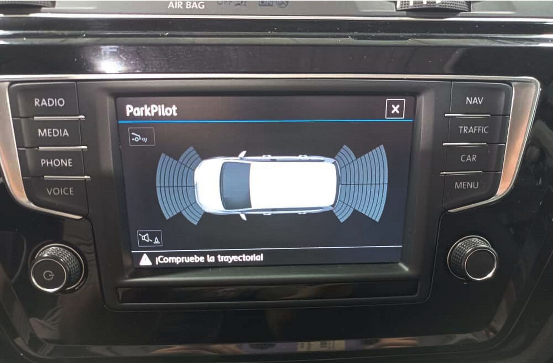 Volkswagen Touran Sport 2.0 TDI BMT DSG - foto 12