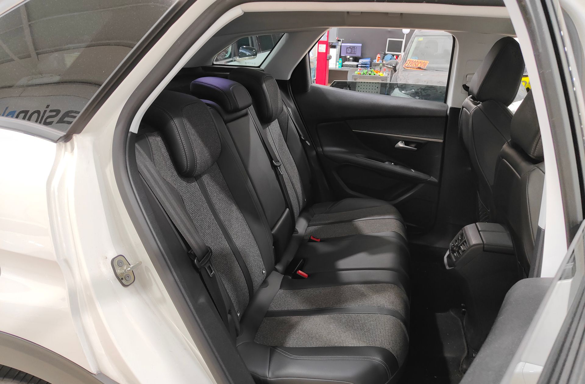 Peugeot 3008 BlueHDi 130 Allure - foto 16