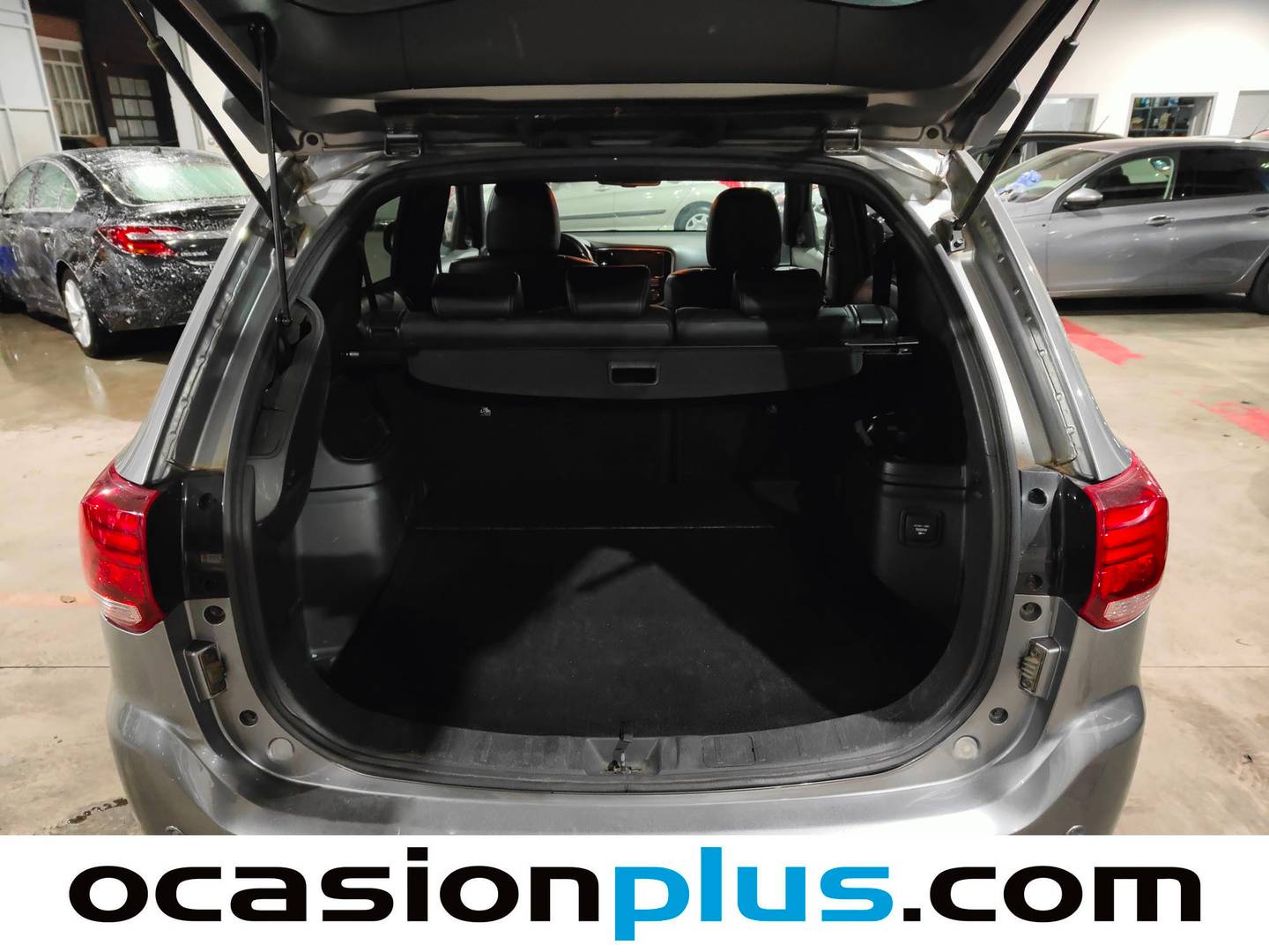 Foto Mitsubishi Outlander Mitsubishi Outlander 2.4 PHEV Kaiteki+ 4WD Auto (224 CV)