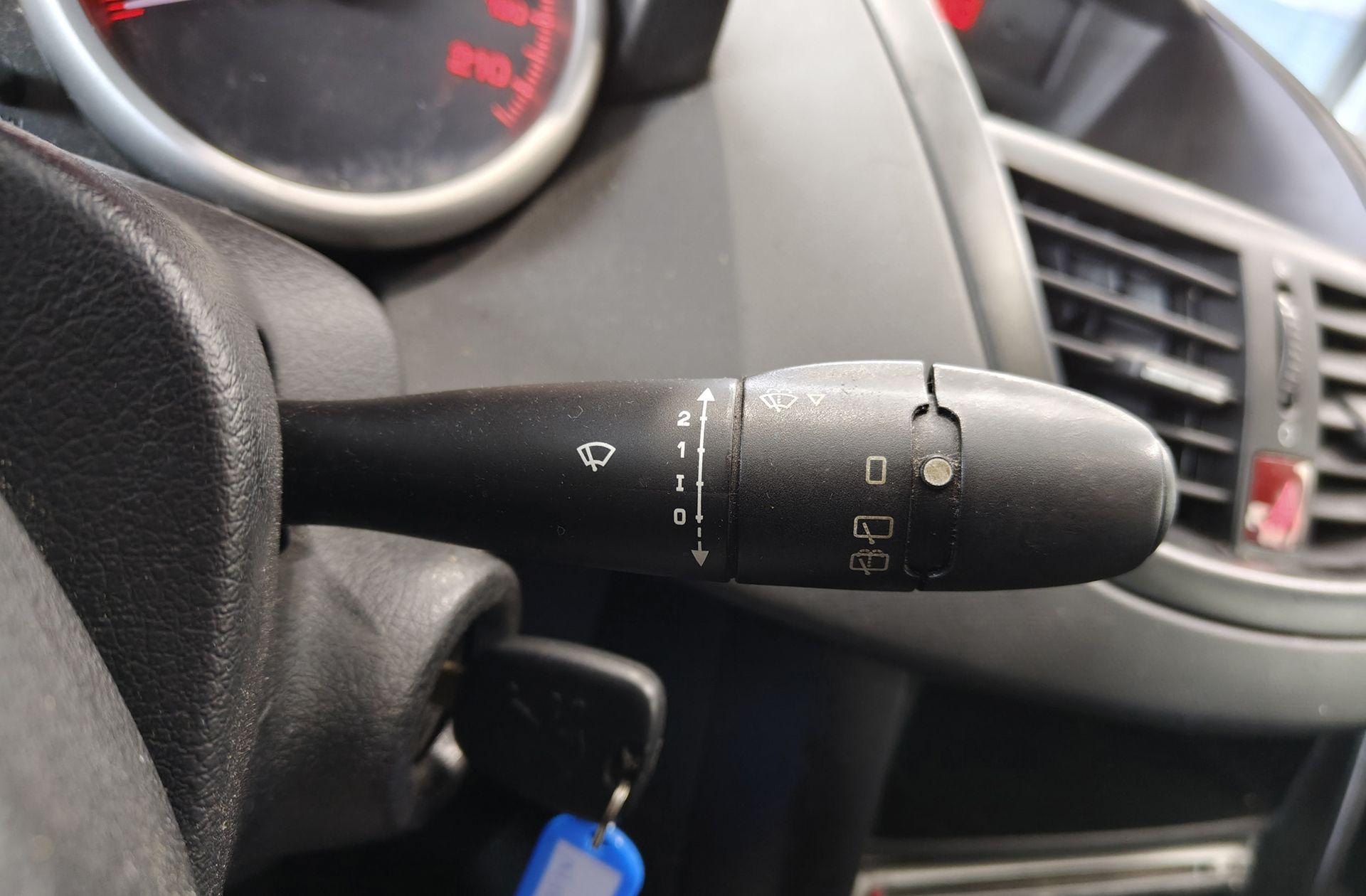 Peugeot 207 1.4 HDi Urban - foto 23