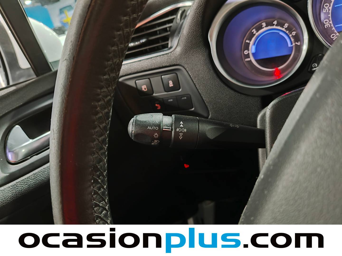 Equipamiento del Citroën DS4 Citroën DS4 1.6 HDi Design (92 CV)