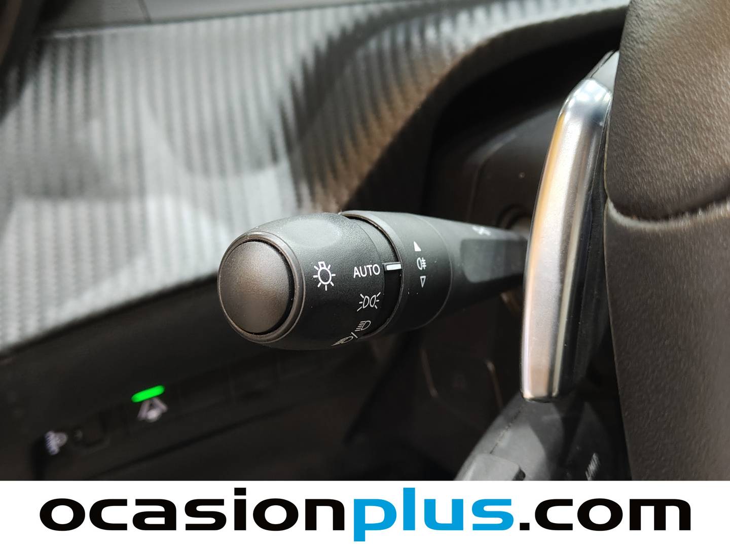 Foto Peugeot 2008 Peugeot 2008 Allure Hybrid eDCS6 107 kW (145 CV)