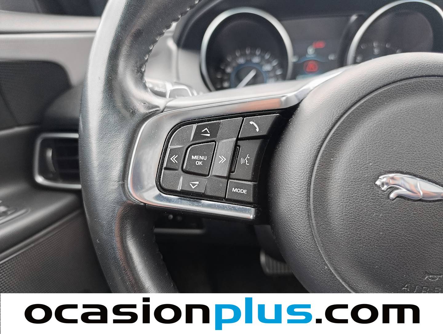 Foto Jaguar XE Jaguar XE 2.0 Diesel R-Sport RWD Auto (180 CV)