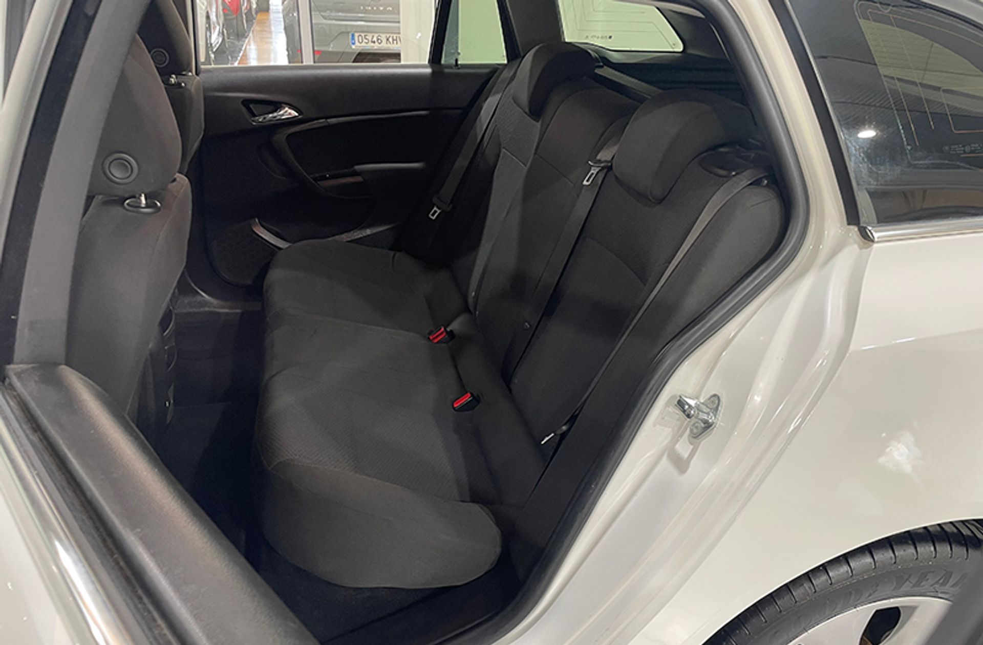 Opel Insignia 1.6 CDTI Selective - foto 11