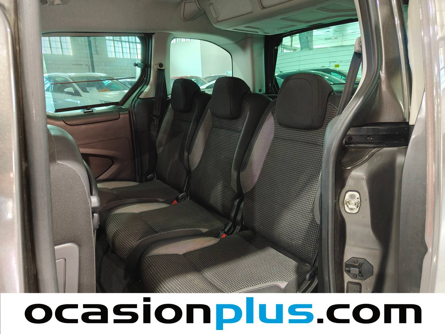 Foto asientos traseros Peugeot Partner Peugeot Partner Tepee BlueHDi 120 Outdoor (120 CV)