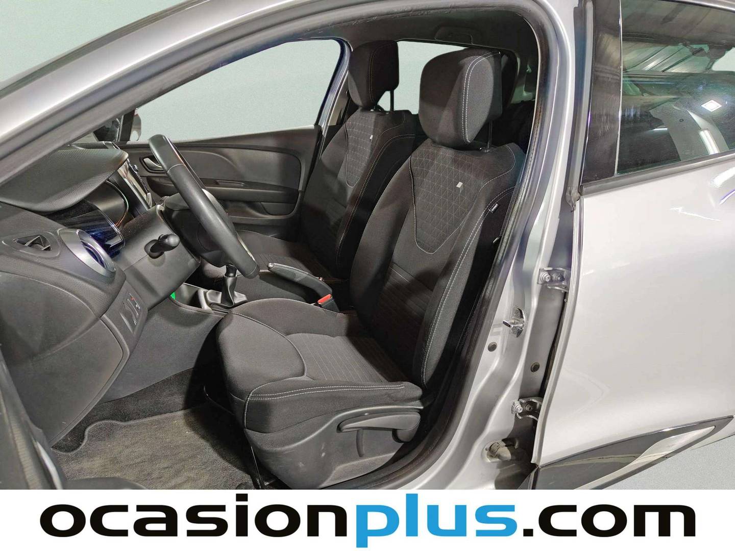 Foto asientos delanteros Renault Clio Renault Clio Limited Energy dCi (90 CV)