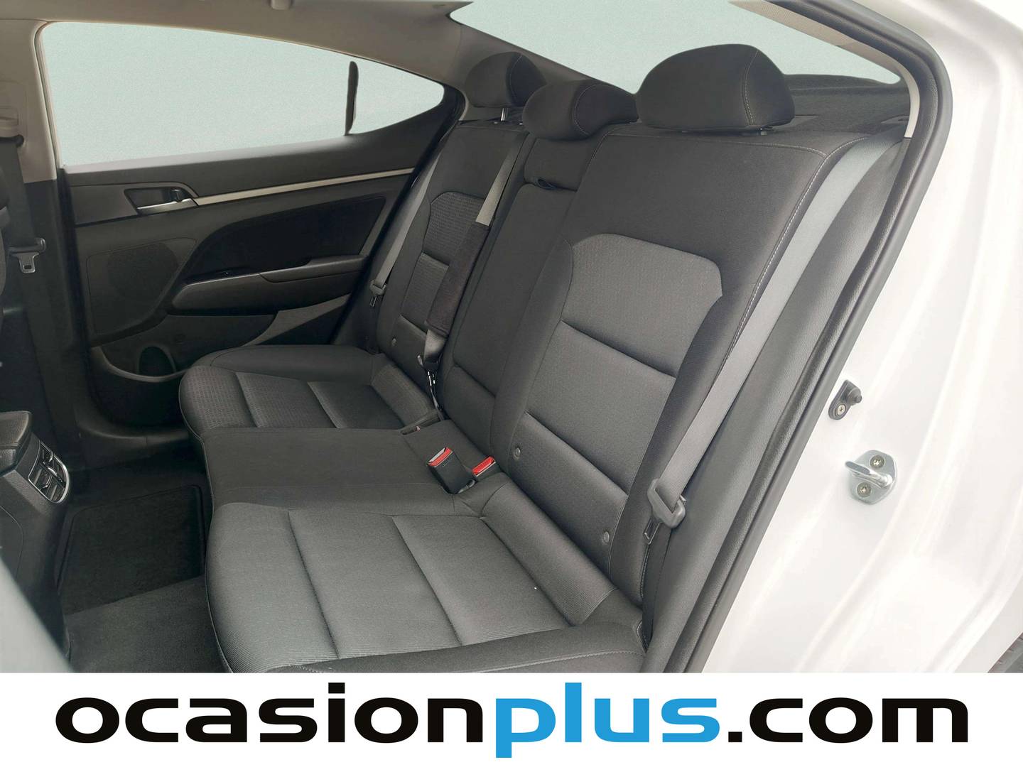 Foto asientos traseros Hyundai Elantra Hyundai Elantra 1.6 MPI Tecno (128 CV)
