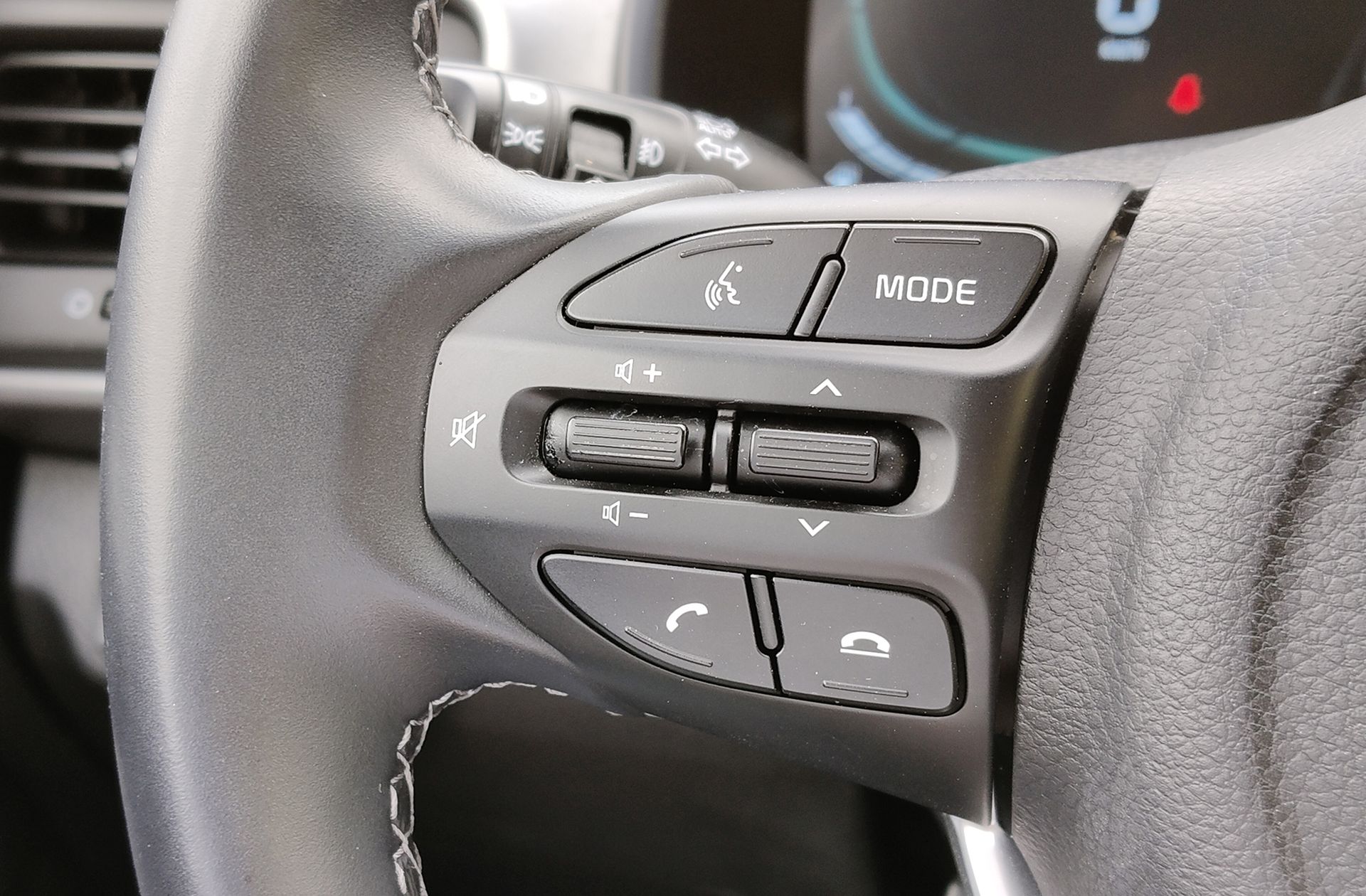 Kia Stonic 1.0 T-GDi MHEV Concept - foto 24