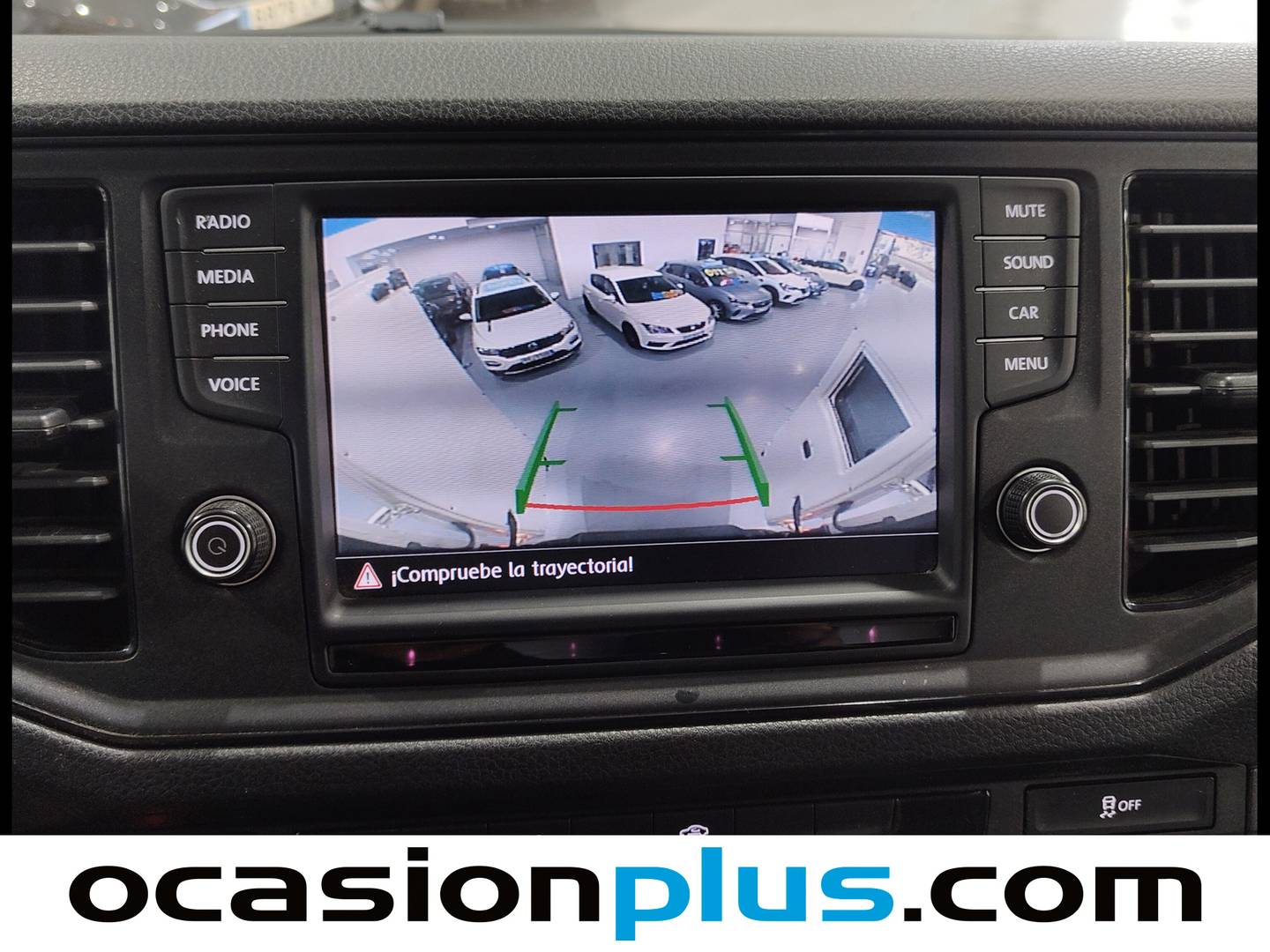 Foto Volkswagen Crafter Volkswagen Crafter Furgon Furgon Batalla Media TN 2.0 TDI (140 CV) 3.500 3 Plazas Camperizada