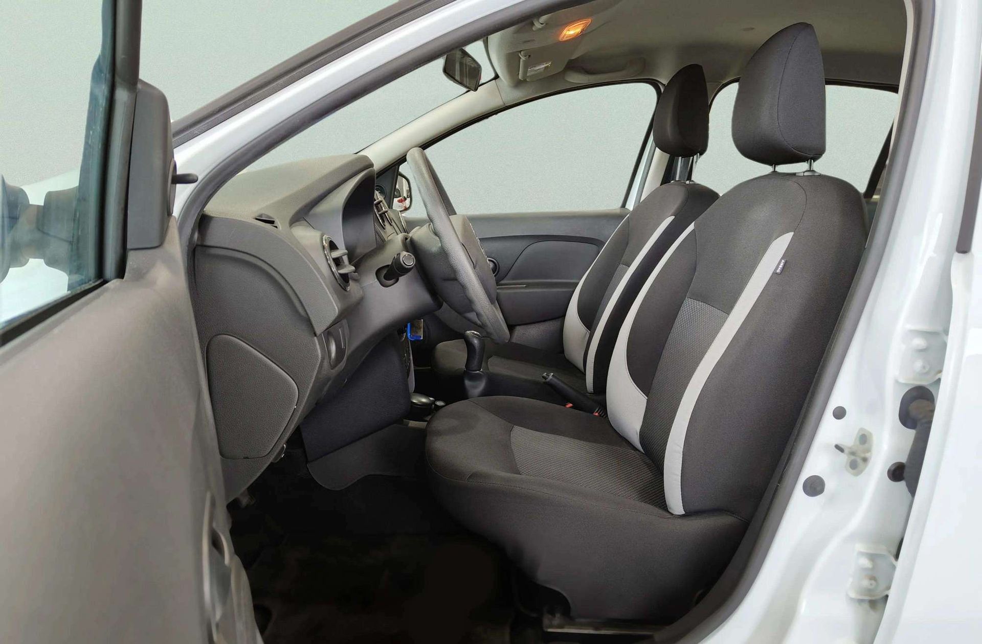 Dacia Logan 1.2 Ambiance - foto 8