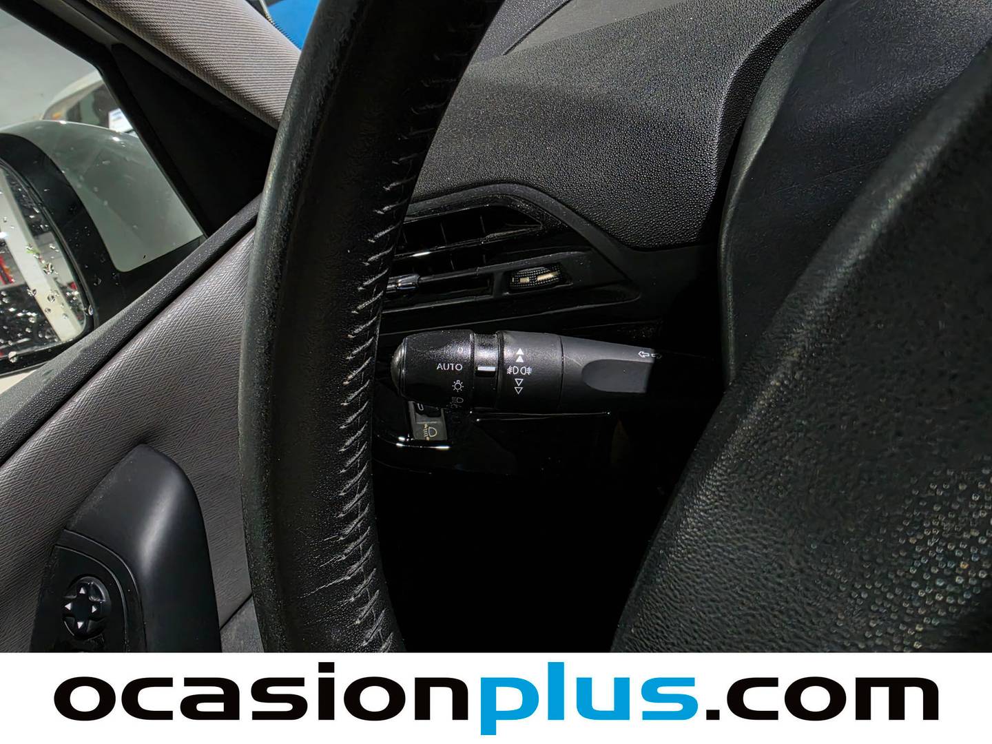 Equipamiento del Citroën C4 Picasso Citroën C4 Picasso BlueHDi 120 Live Edition (120 CV)