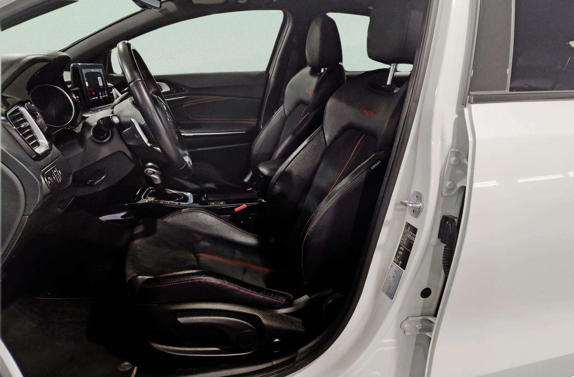 Kia ProCeed 1.6 T-GDi GT DCT - foto 12