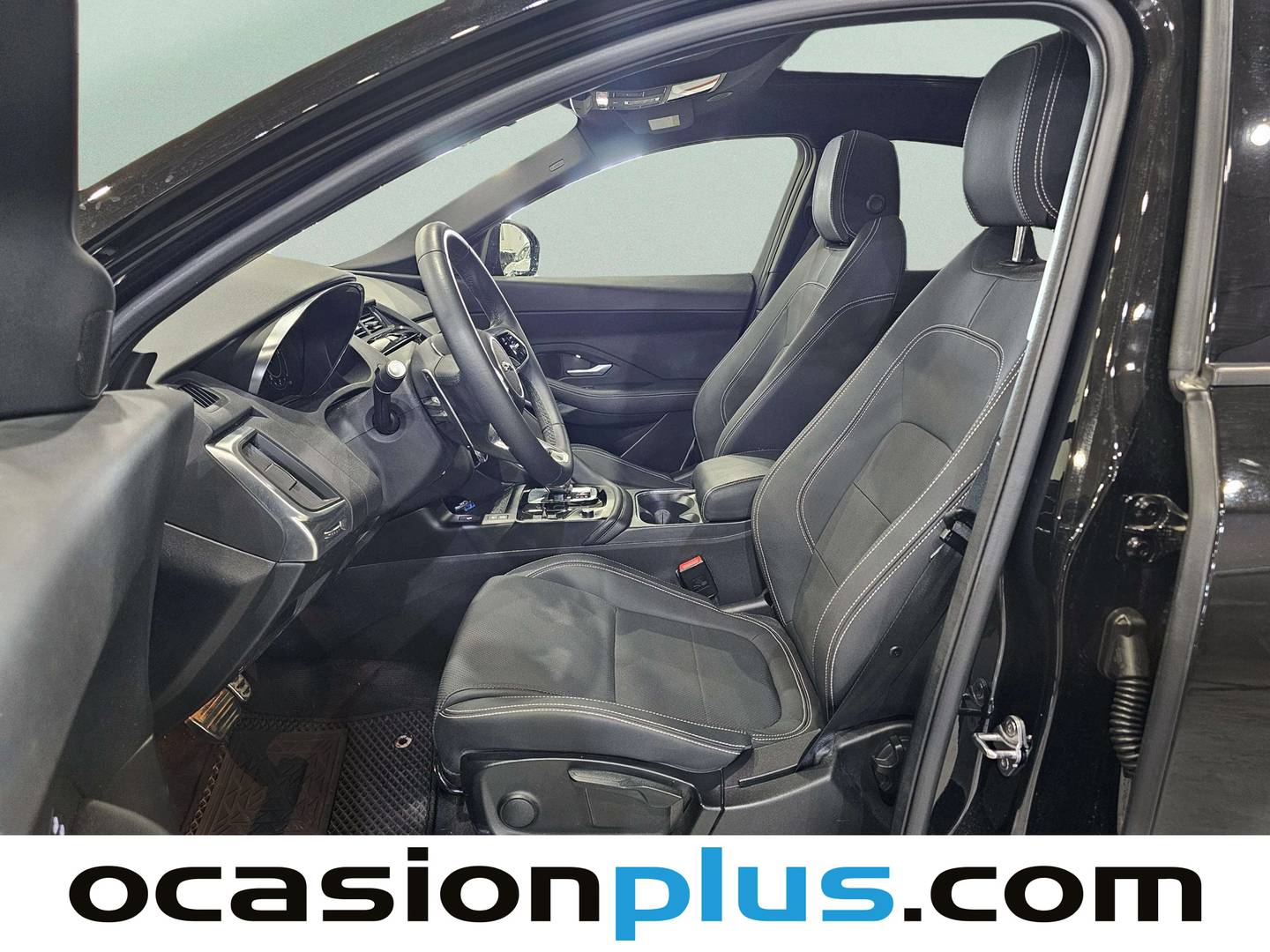 Foto asientos delanteros Jaguar E-Pace Jaguar E-PACE 2.0D MHEV R-Dynamic SE 4WD Auto (163 CV)