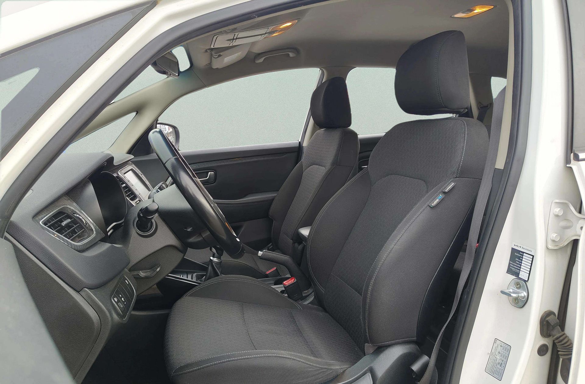 Kia Carens 1.7 CRDi VGT Concept Eco-Dynam - foto 10