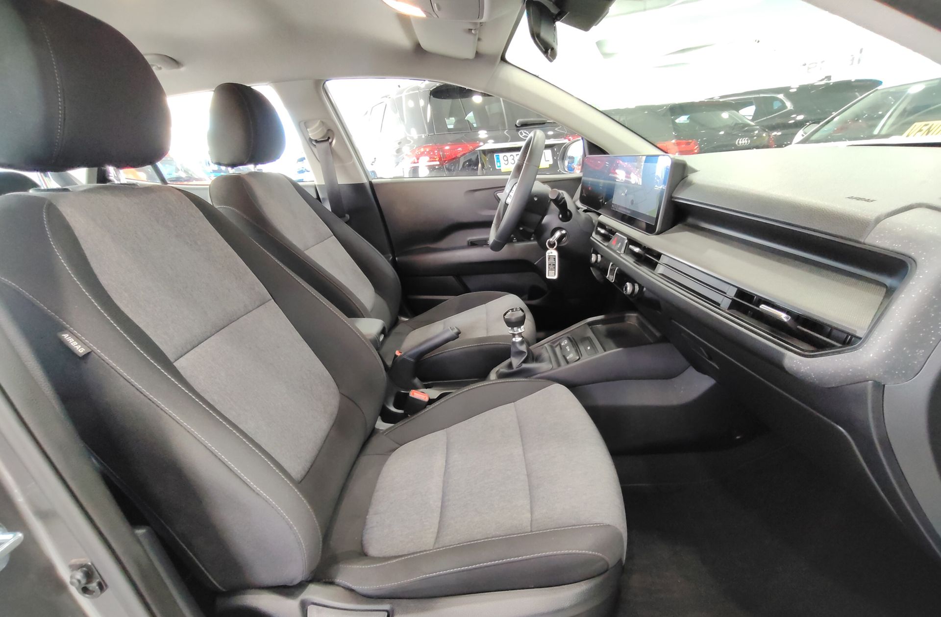 Kia Stonic 1.0 T-GDi MHEV Concept - foto 18