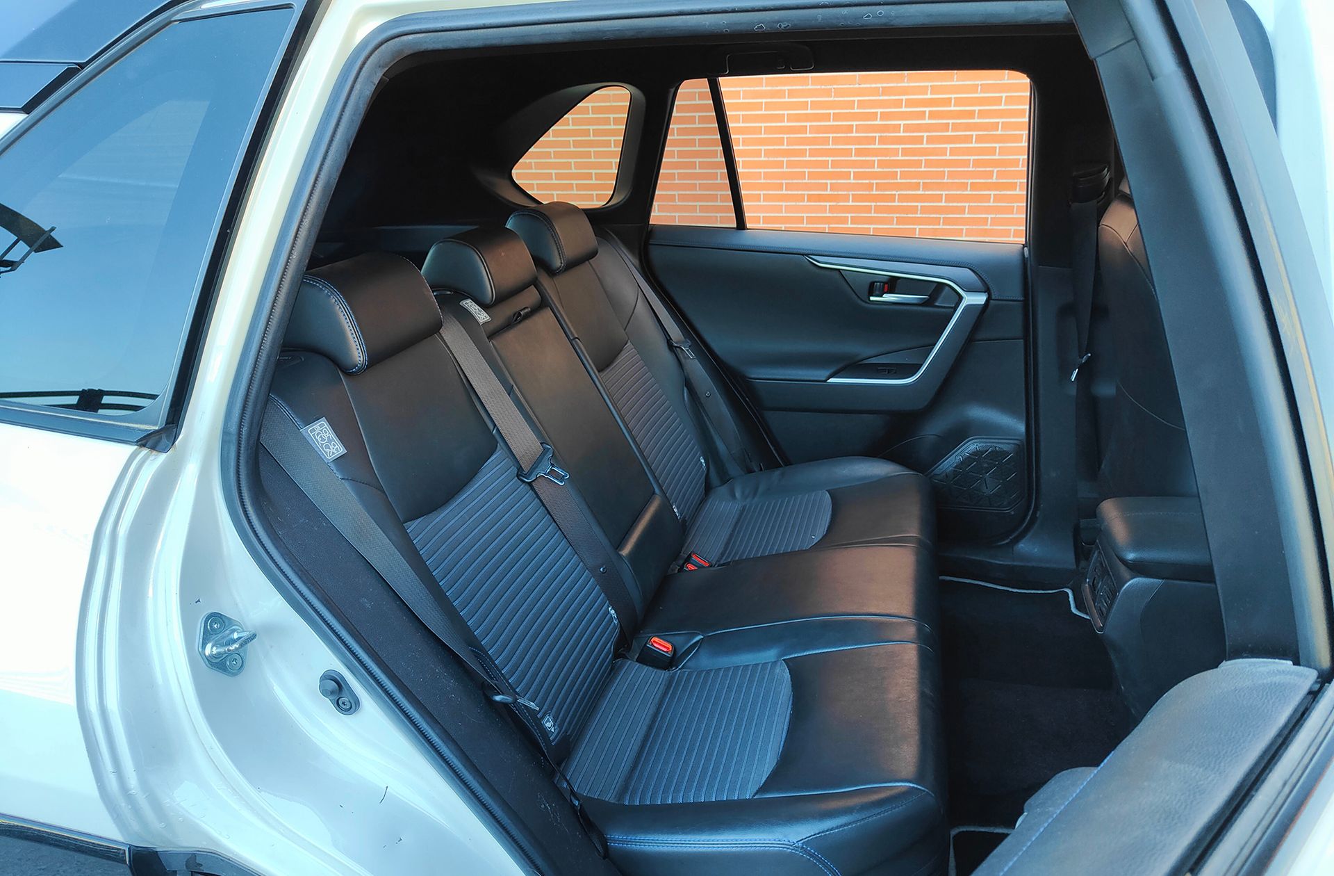 Toyota RAV4 2.5l hybrid Feel! - foto 19