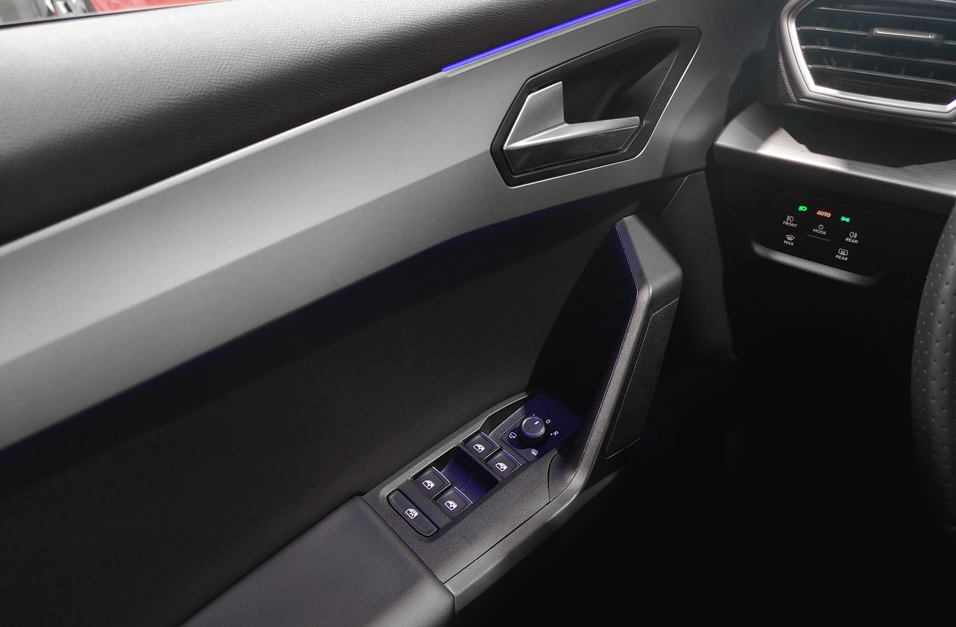 SEAT León 1.5 TSI FR Go L - foto 39