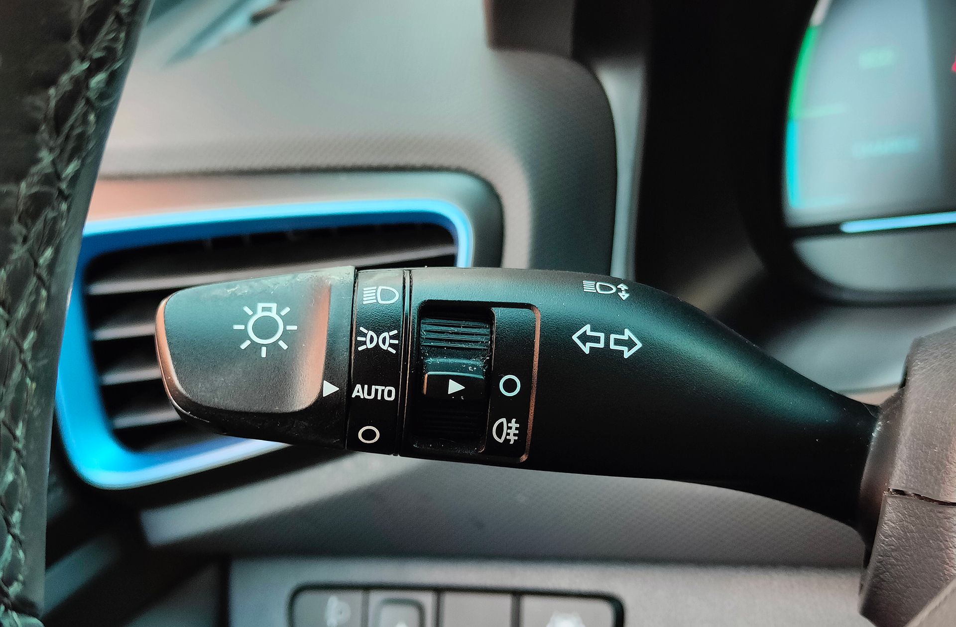 Hyundai Ioniq 1.6 GDI HEV Tecno DCT - foto 28