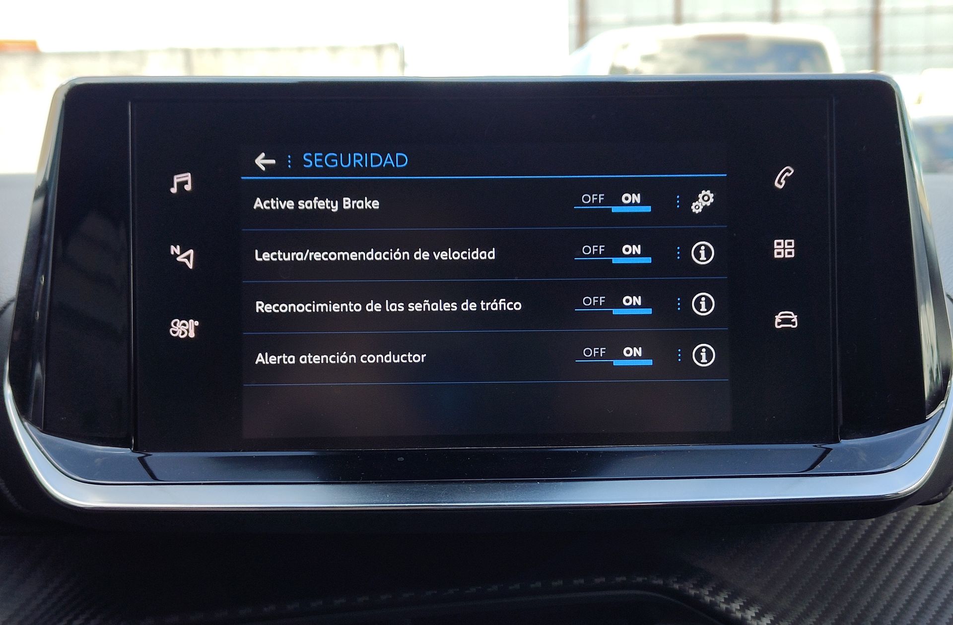 Peugeot 2008 PureTech 130 Allure EAT8 - foto 11