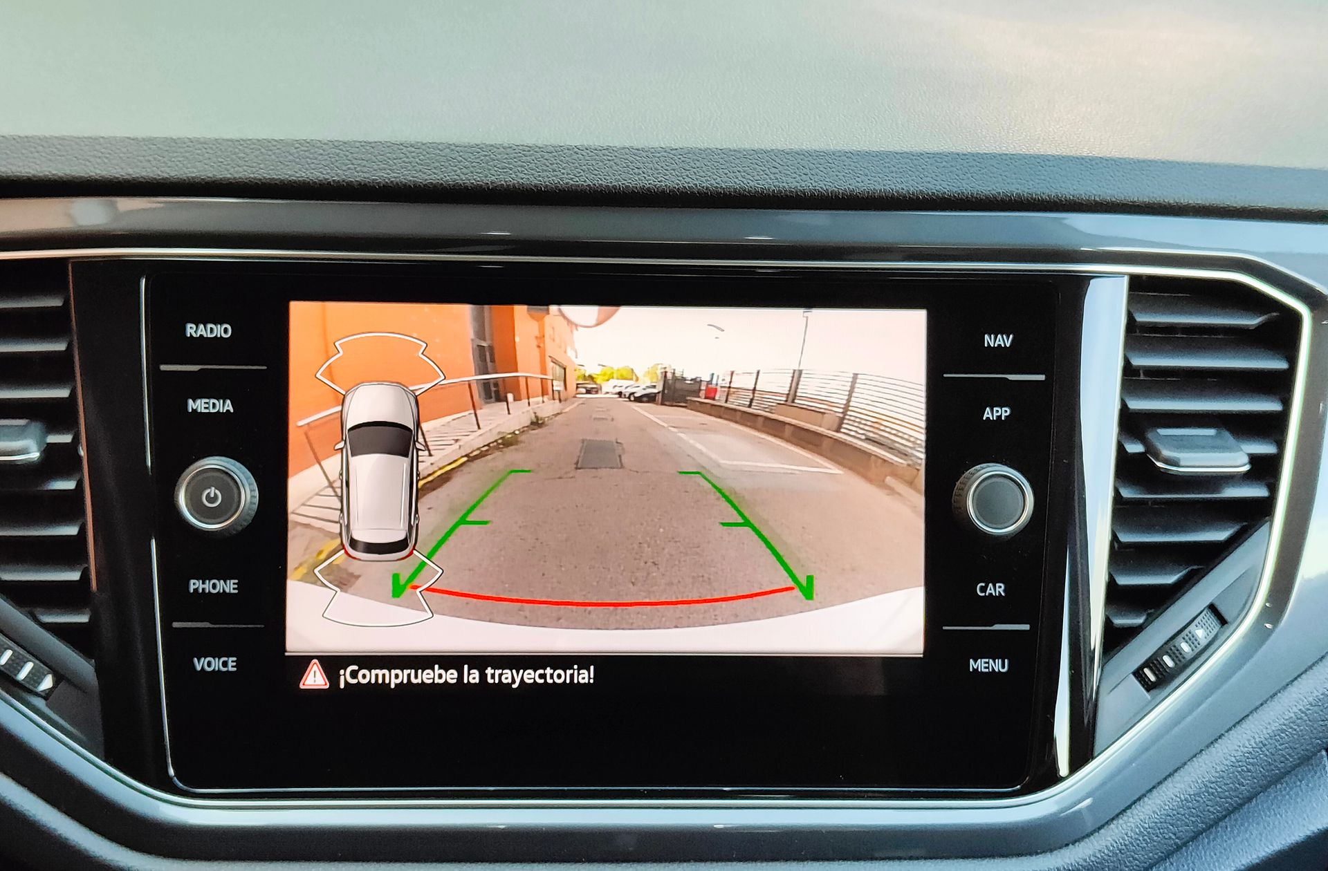 Volkswagen T-Roc Sport 2.0 TDI DSG - foto 8