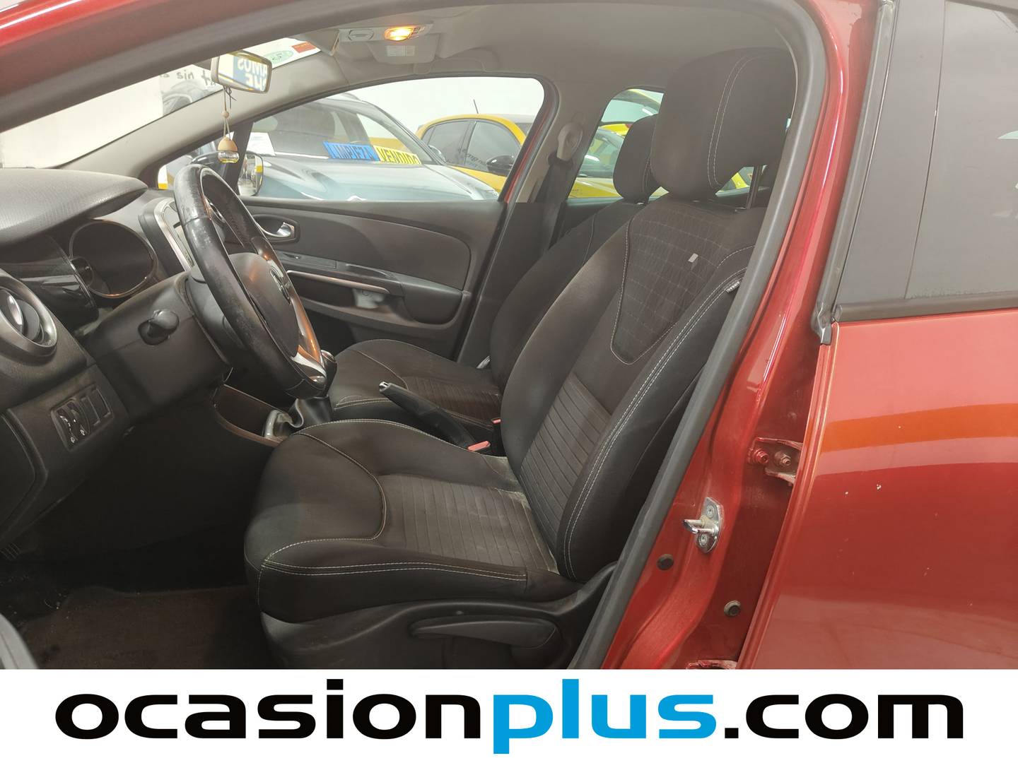 Foto asientos delanteros Renault Clio Renault Clio Limited 1.2 (75 CV)