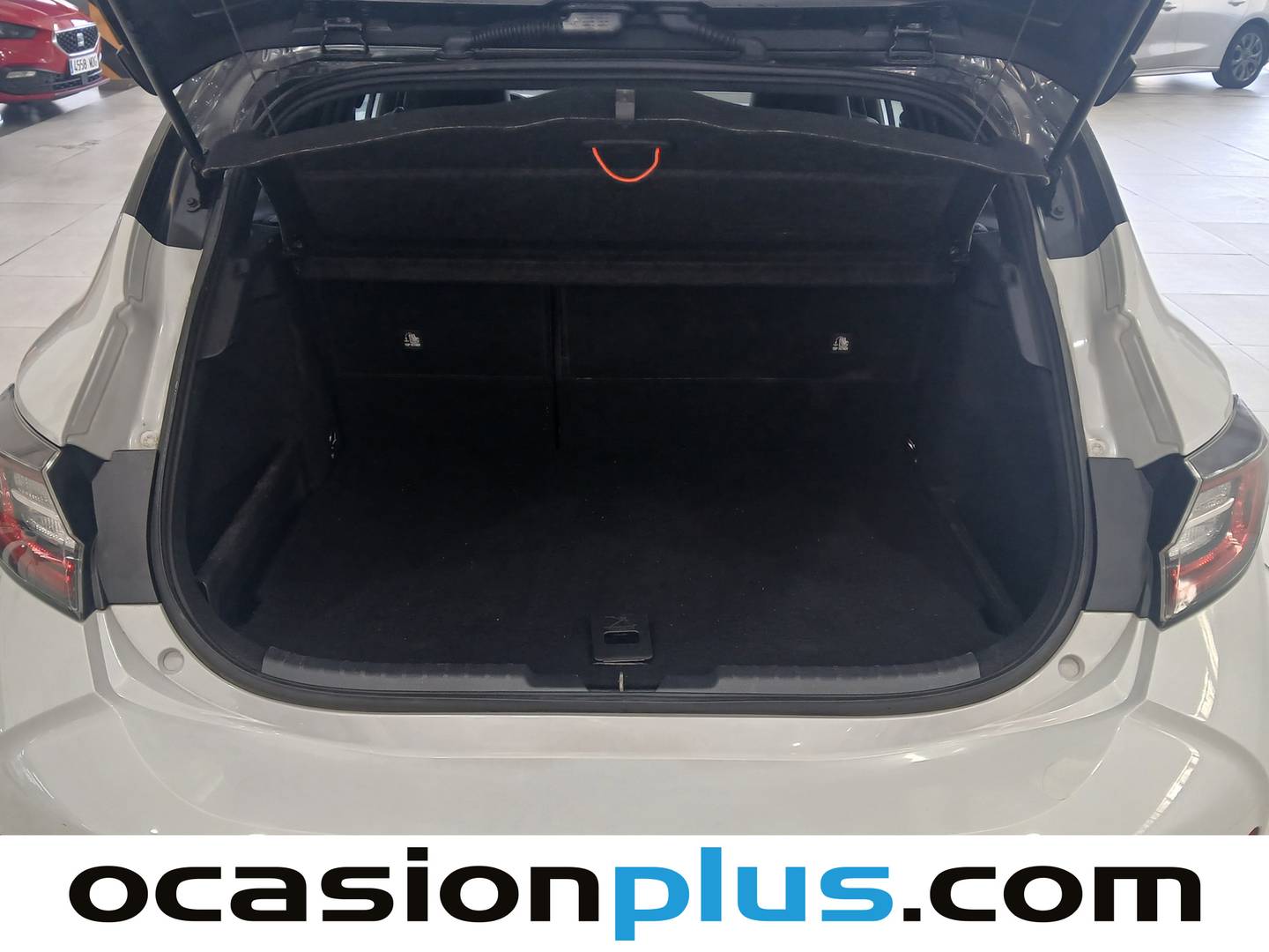 Fotos maletero Toyota Corolla Toyota Corolla 180H GR-SPORT E-CVT (180 CV)