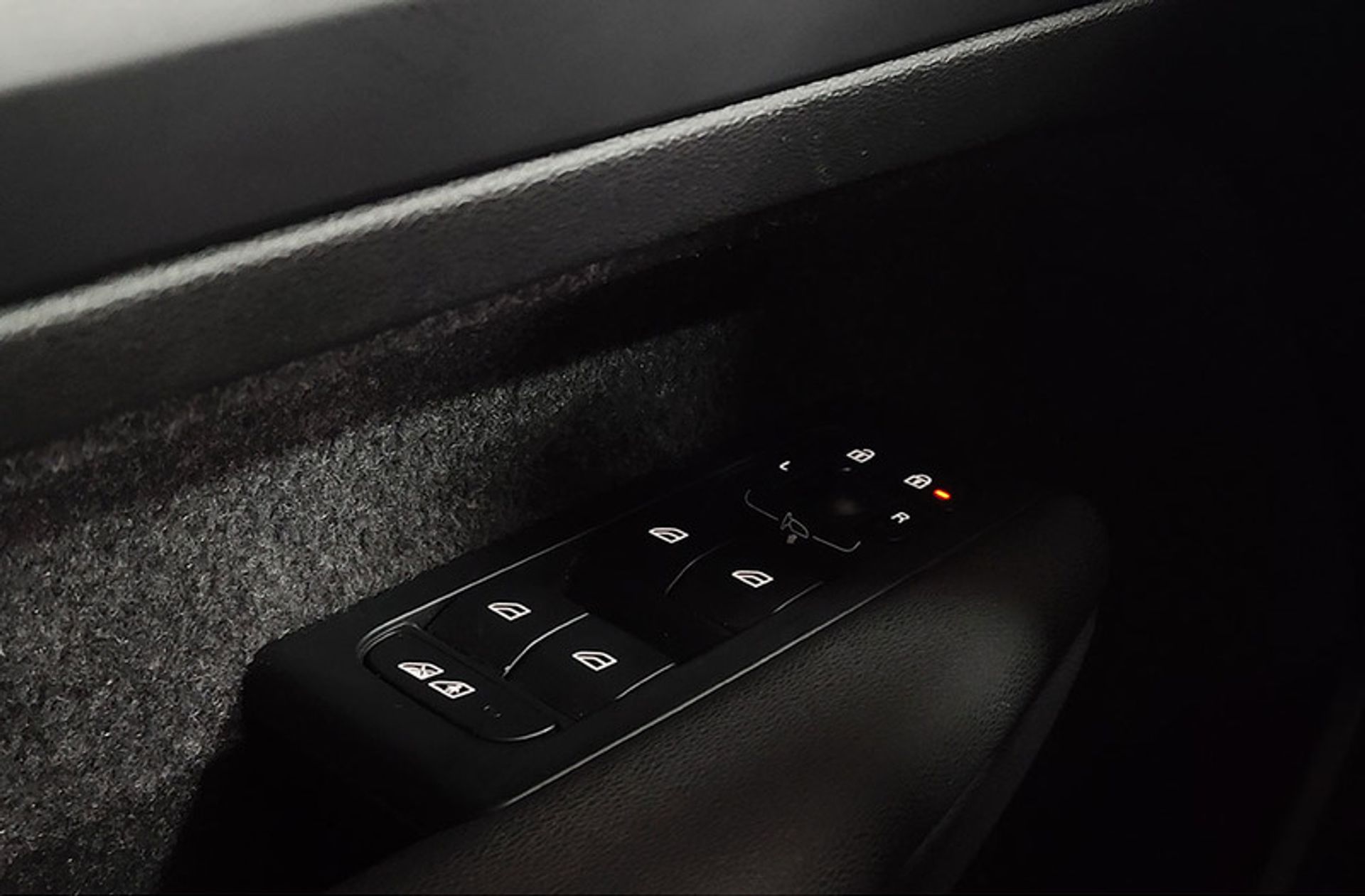 Volvo XC40 T2 Essential - foto 34