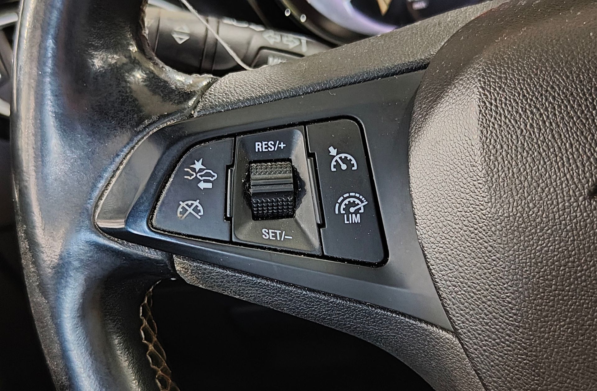 Opel Astra 1.4 Turbo Dynamic - foto 25