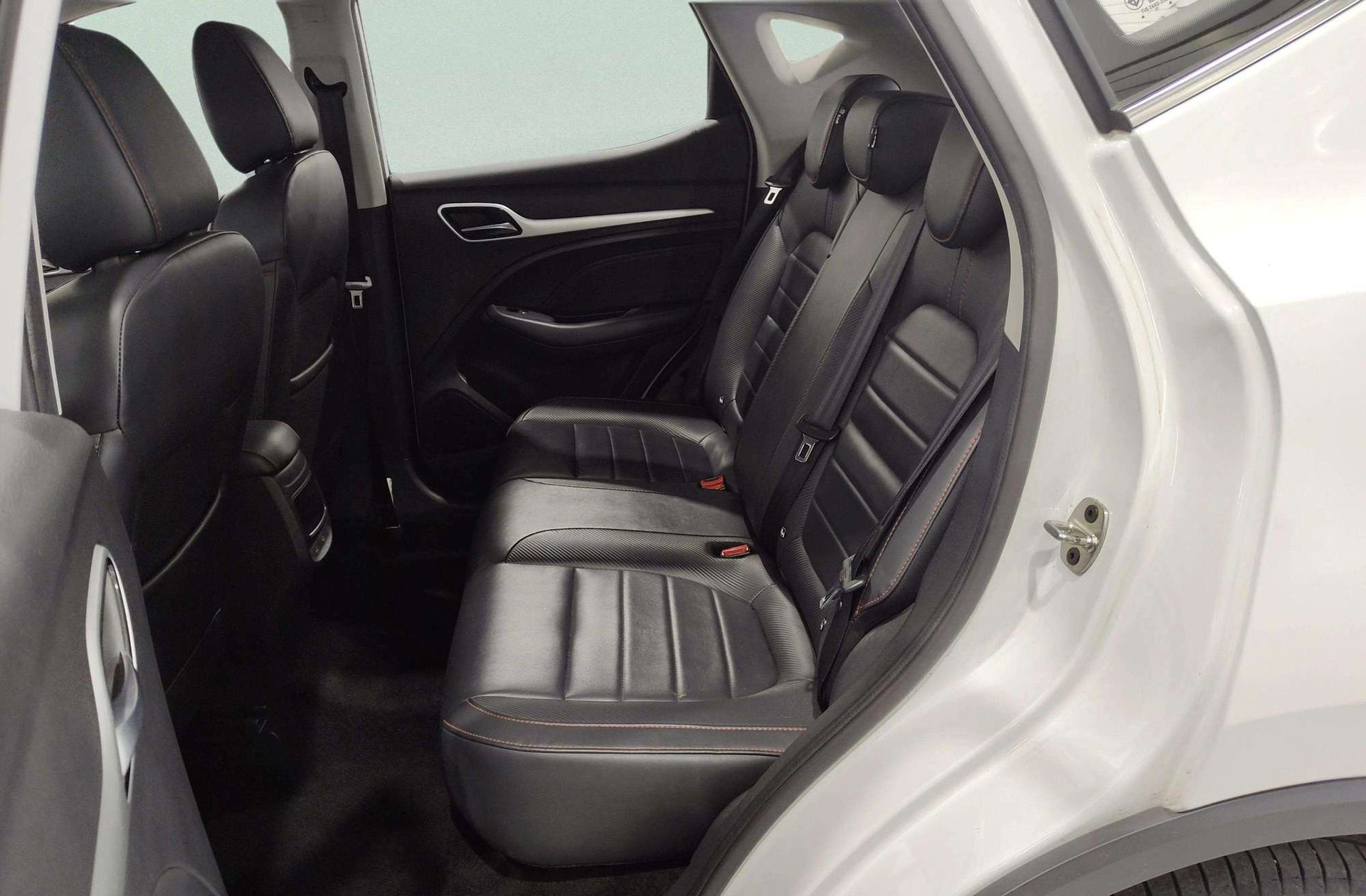 MG ZS 1.0T Luxury - foto 14