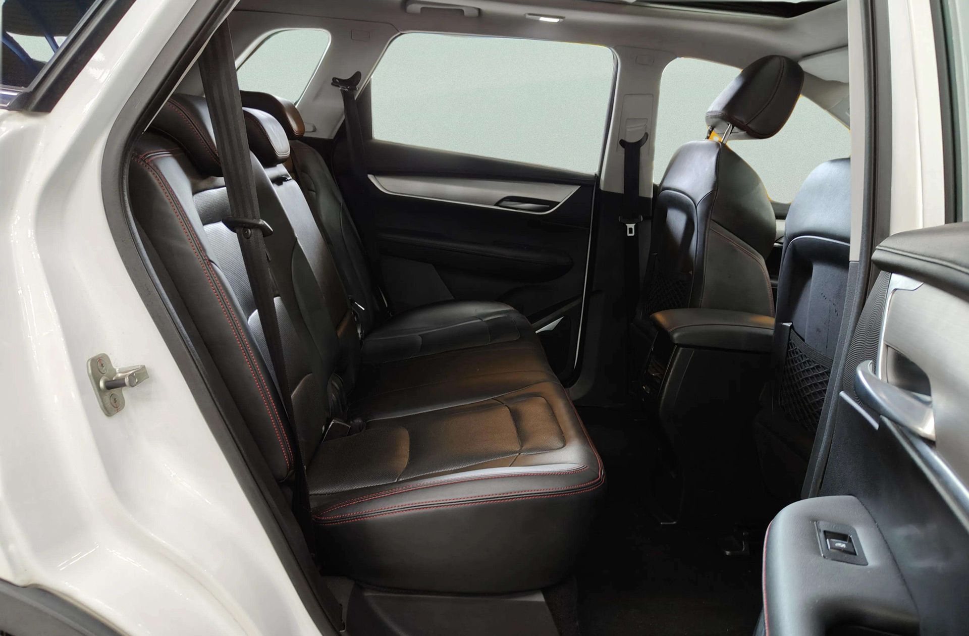 SWM G01 1.5T Luxury - foto 17