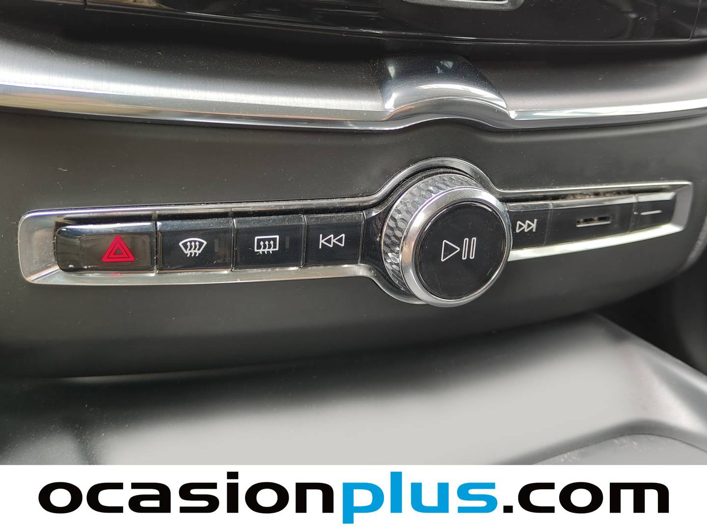 Foto Volvo XC60 Volvo XC60 B4 D Momentum Pro Auto (197 CV)