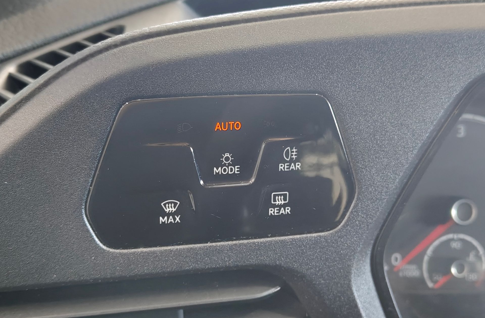 Volkswagen Caddy 2.0 TDI - foto 22