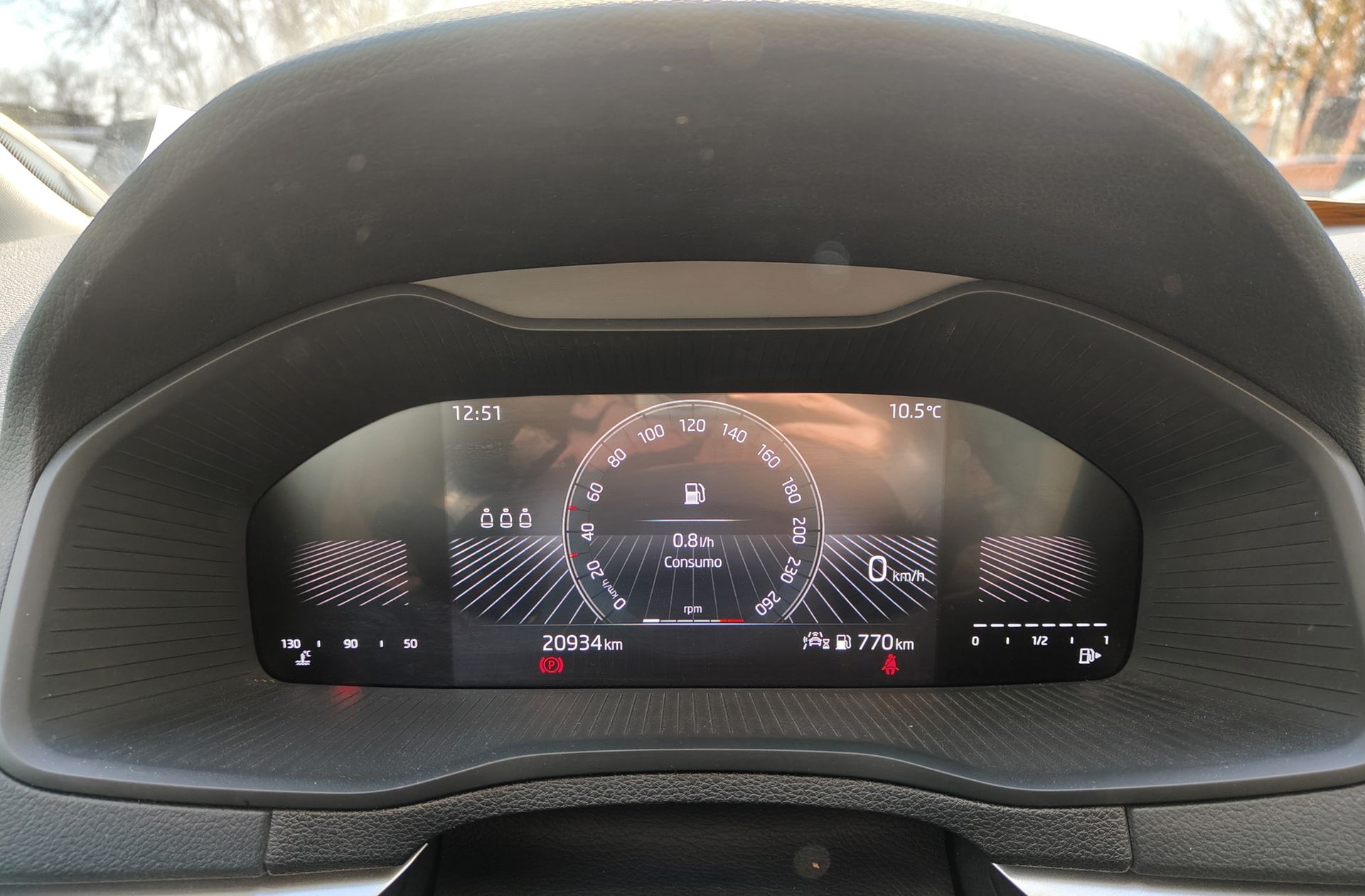 Škoda Karoq 2.0 TDI Selection - foto 23
